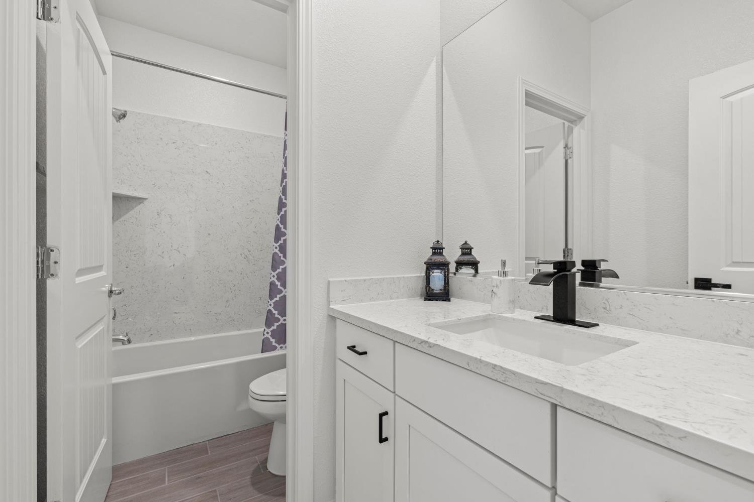 Elk Grove, California, 95757, United States, 4 Bedrooms Bedrooms, ,3 BathroomsBathrooms,Residential,For Sale,1879149