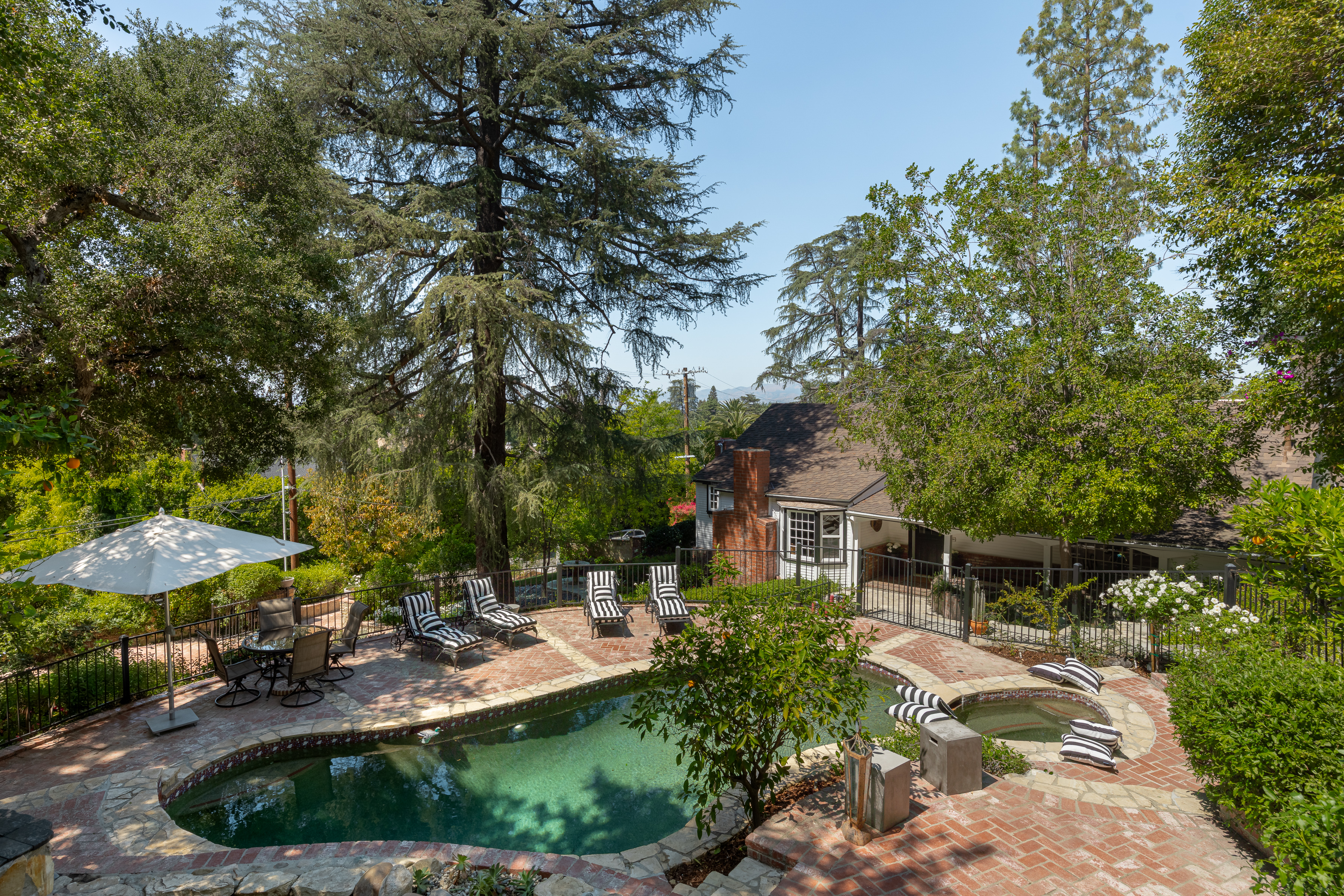  4650 Encino Avenue - 物件實景