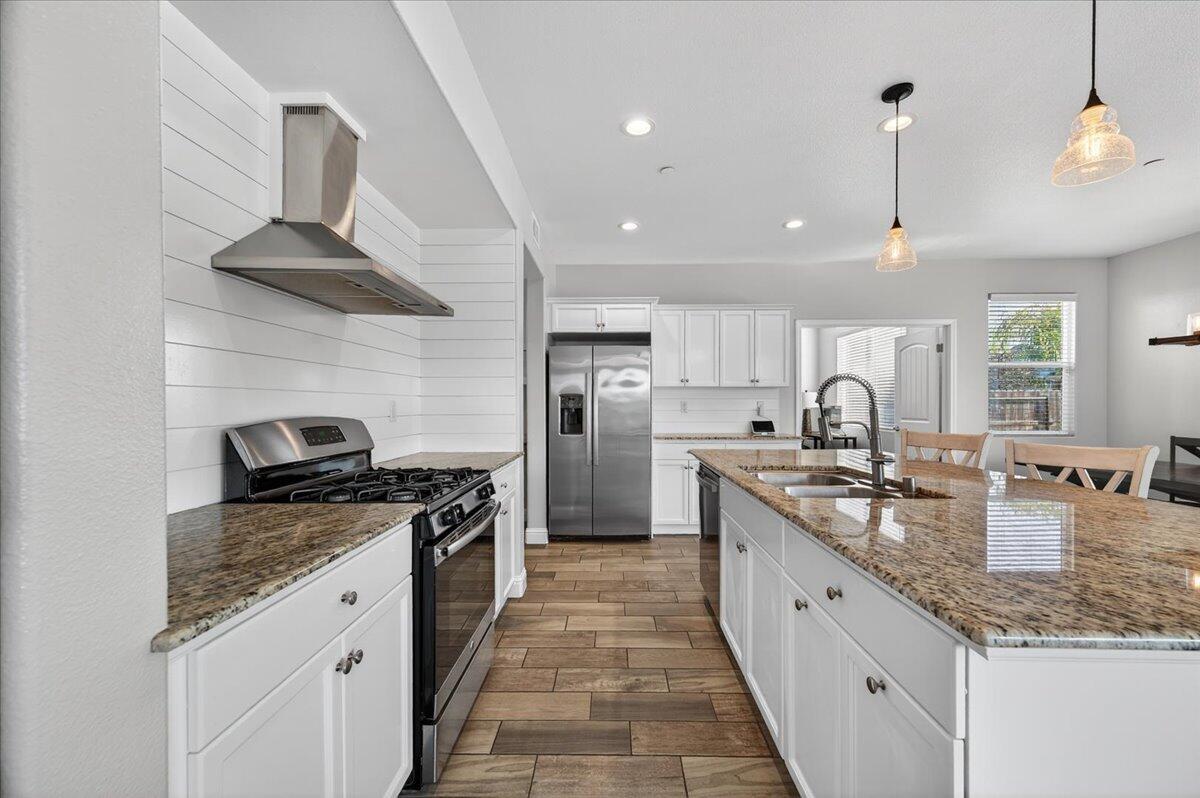 Visalia, California, 93291, United States, 4 Bedrooms Bedrooms, ,3 BathroomsBathrooms,Residential,For Sale,2010772