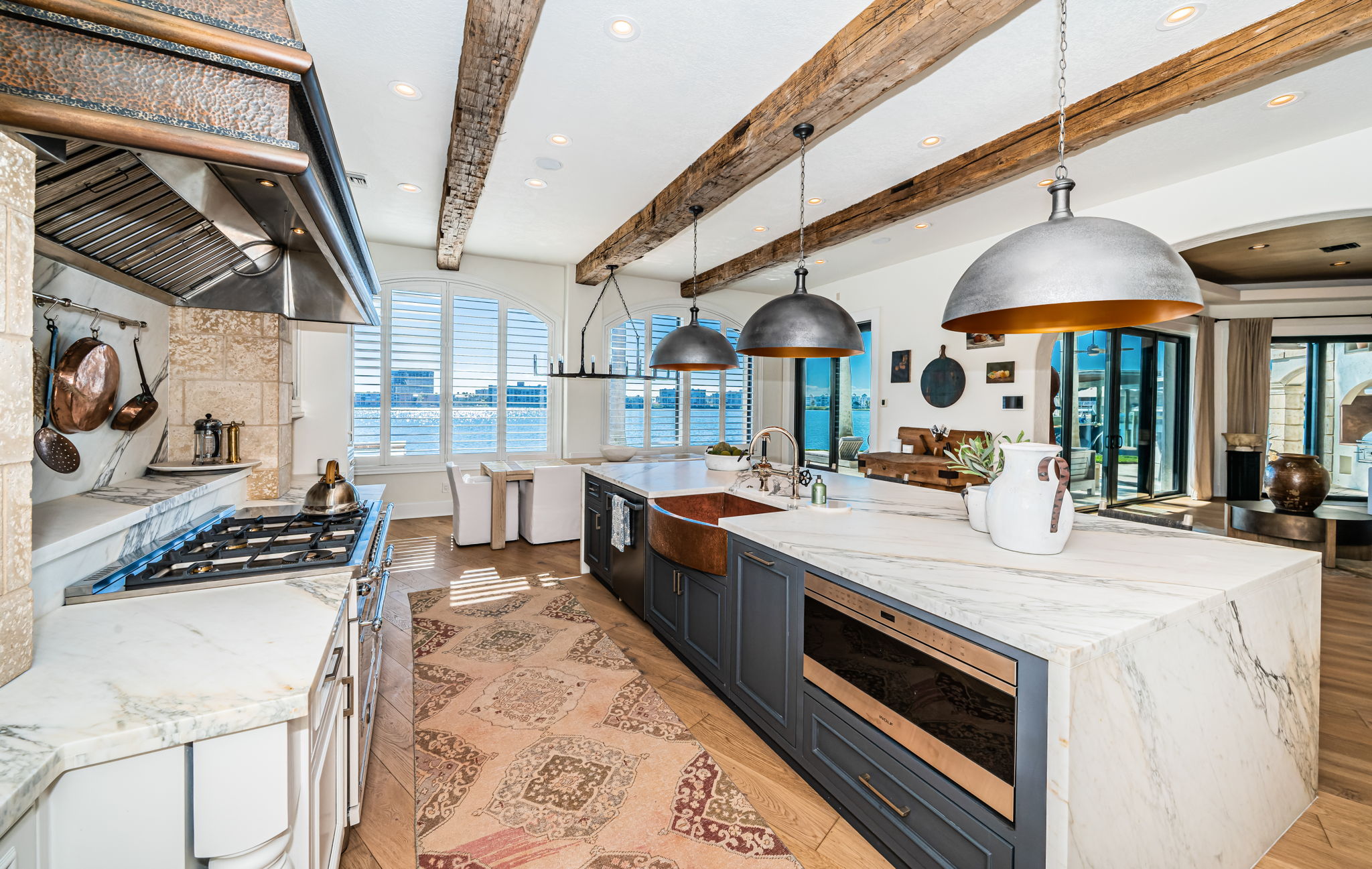 St Petersburg, Florida, 33707, United States, 5 Bedrooms Bedrooms, ,5 BathroomsBathrooms,Residential,For Sale,2007772