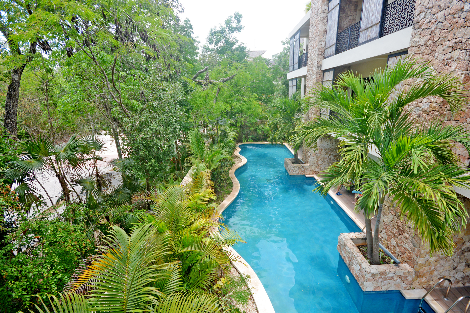  TWO LEVEL PENTHOUSE WITH THREE INDEPENDENT ACCESSES - 物件實景
