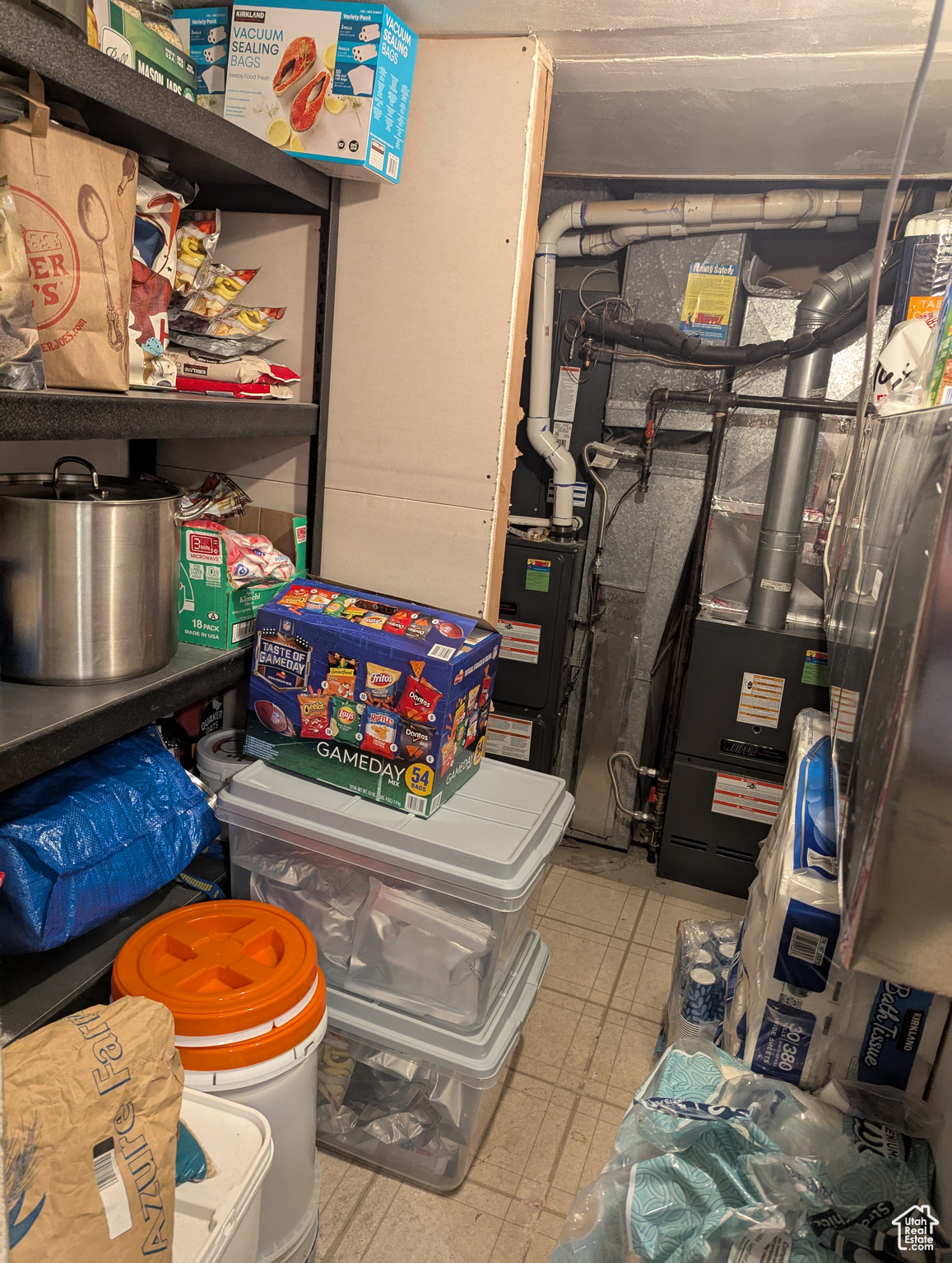 Orem, Utah, 84097, United States, 7 Bedrooms Bedrooms, ,3 BathroomsBathrooms,Residential,For Sale,1983193