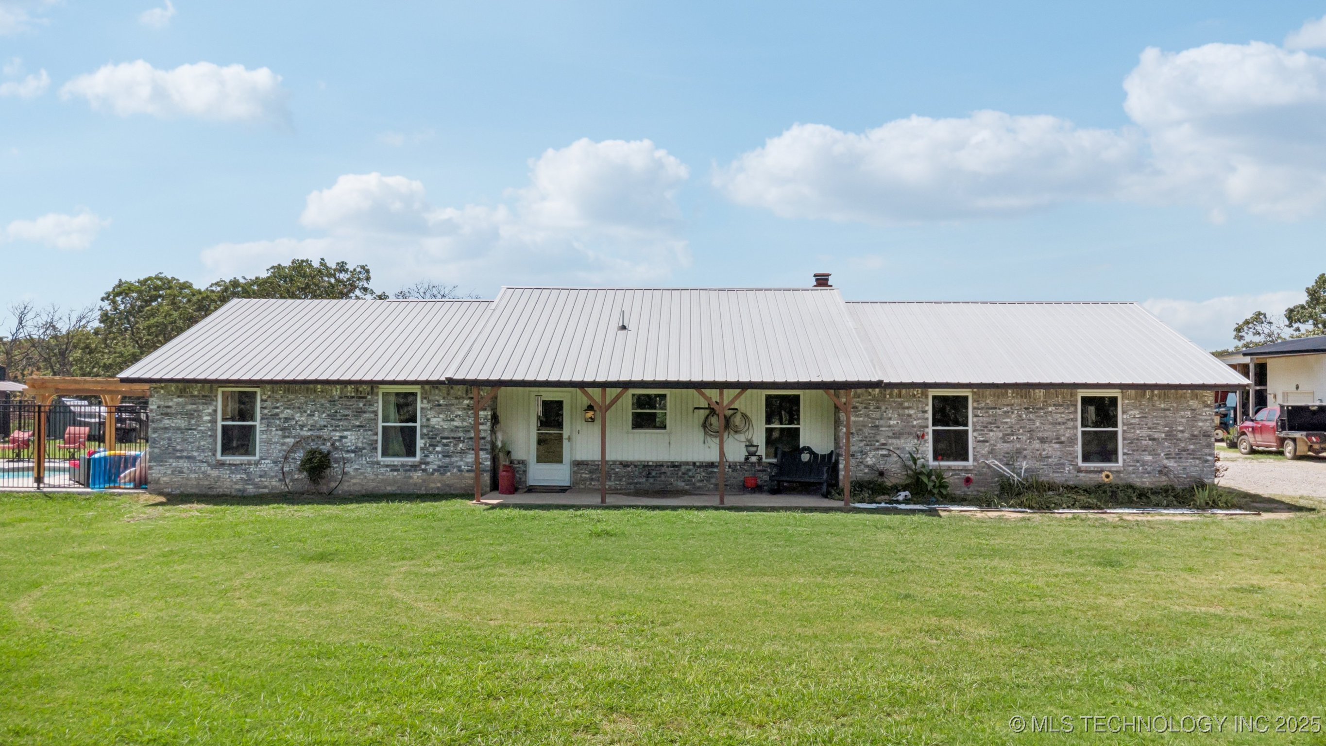 Barnsdall, Oklahoma, 74002, United States, 4 Bedrooms Bedrooms, ,3 BathroomsBathrooms,Residential,For Sale,1898751