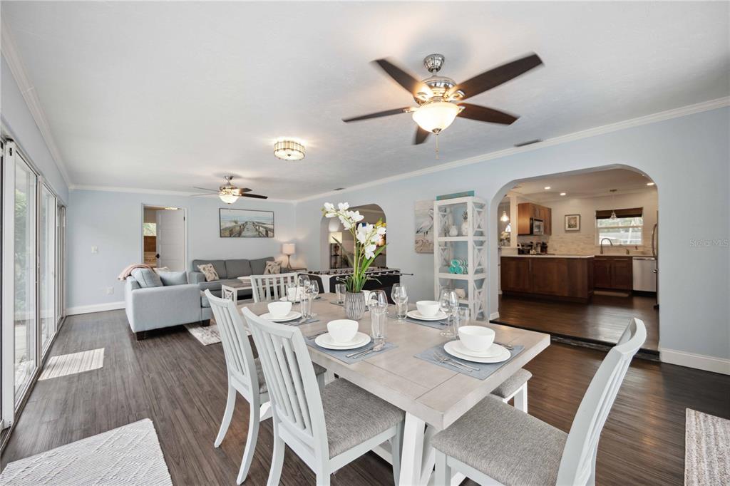 Sarasota, Florida, 34239, United States, 3 Bedrooms Bedrooms, ,2 BathroomsBathrooms,Residential,For Sale,1690637