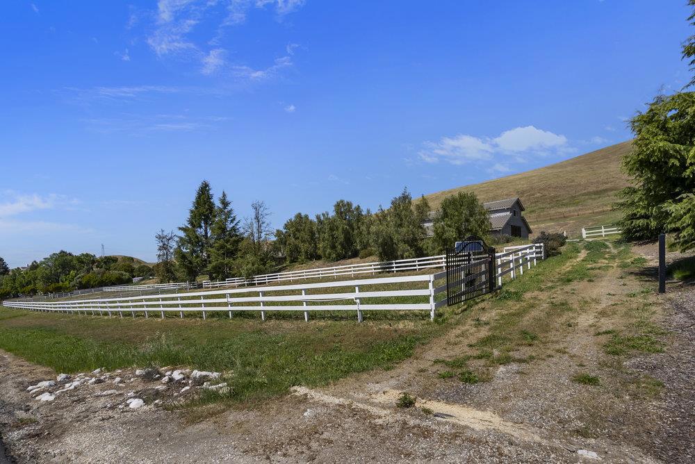 Tres Pinos, California, 95075, United States, 3 Bedrooms Bedrooms, ,3 BathroomsBathrooms,Residential,For Sale,1988626