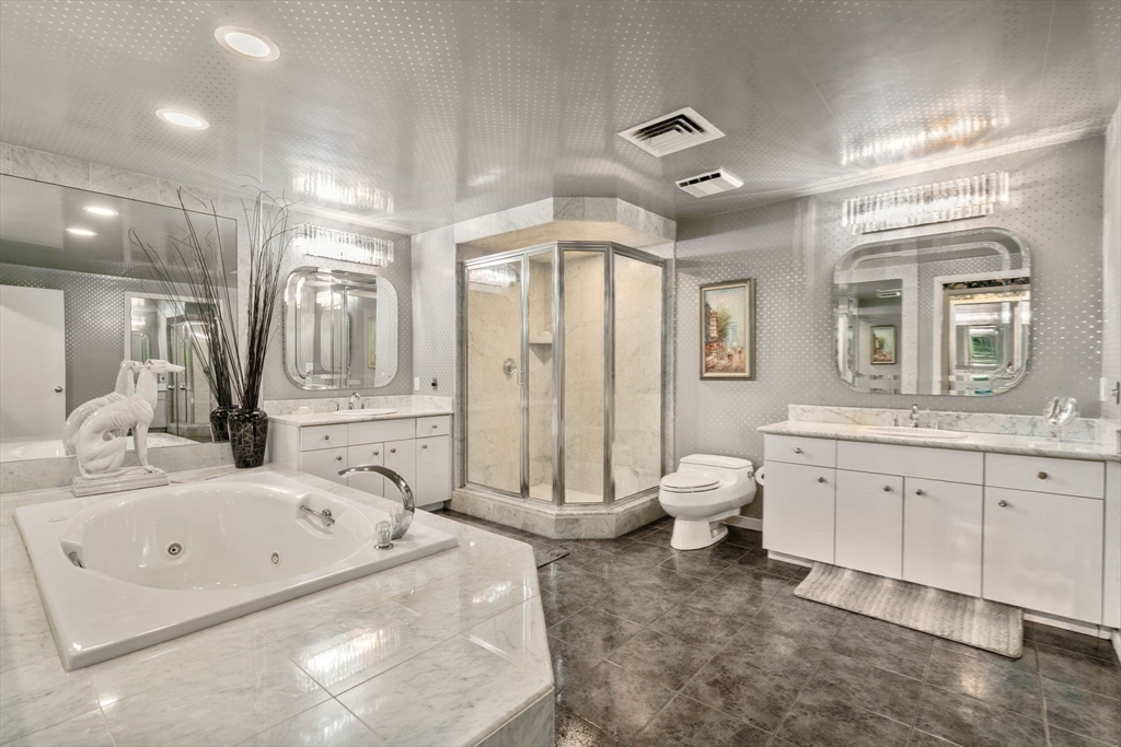 Boston, Massachusetts, 02467, United States, 2 Bedrooms Bedrooms, ,3 BathroomsBathrooms,Residential,For Sale,1940197