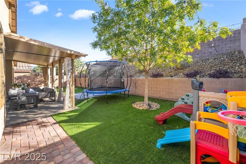 Henderson, Nevada, 89002, United States, 3 Bedrooms Bedrooms, ,2 BathroomsBathrooms,Residential,For Sale,1990384