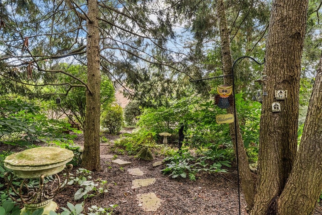 Marshall, Pennsylvania, 15090, United States, 4 Bedrooms Bedrooms, ,5 BathroomsBathrooms,Residential,For Sale,1989478