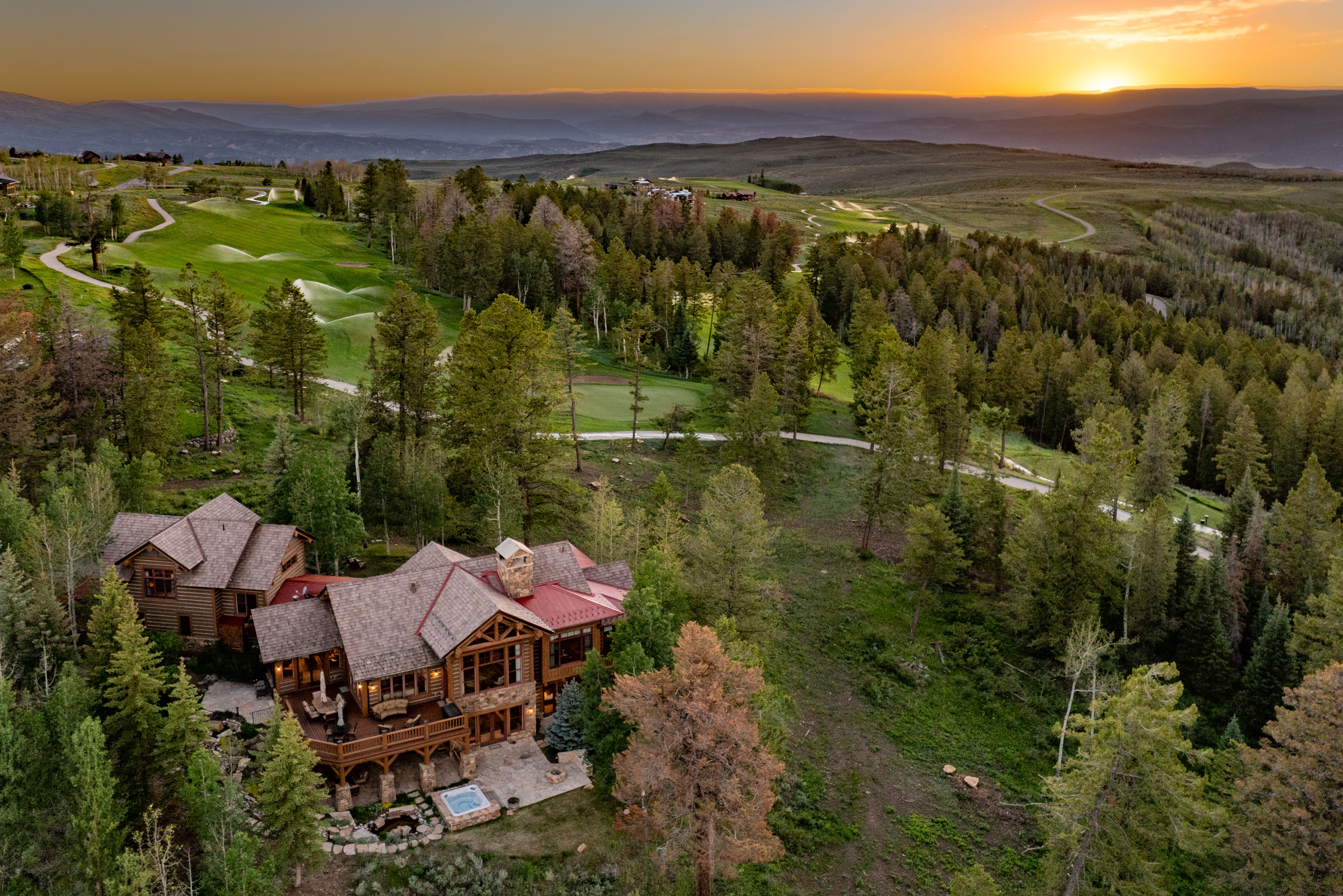  Sweeping Gore Range and Cordillera Golf Course views - 物件實景