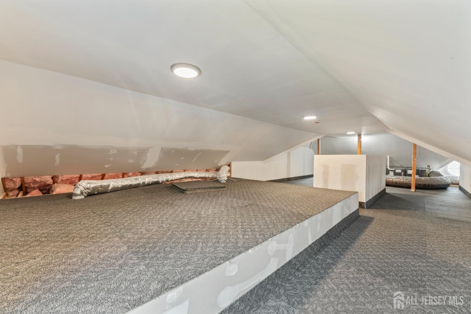 Edison, New Jersey, 08820, United States, 5 Bedrooms Bedrooms, ,5 BathroomsBathrooms,Residential,For Sale,2005259