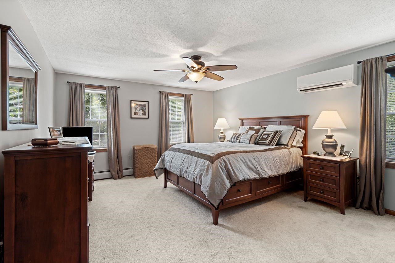 Hooksett, New Hampshire, 03106, United States, 3 Bedrooms Bedrooms, ,2 BathroomsBathrooms,Residential,For Sale,1897841