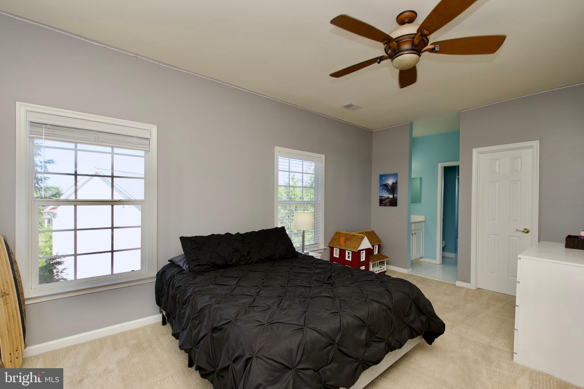 Aldie, Virginia, 20105, United States, 4 Bedrooms Bedrooms, ,5 BathroomsBathrooms,Residential,For Sale,1943897
