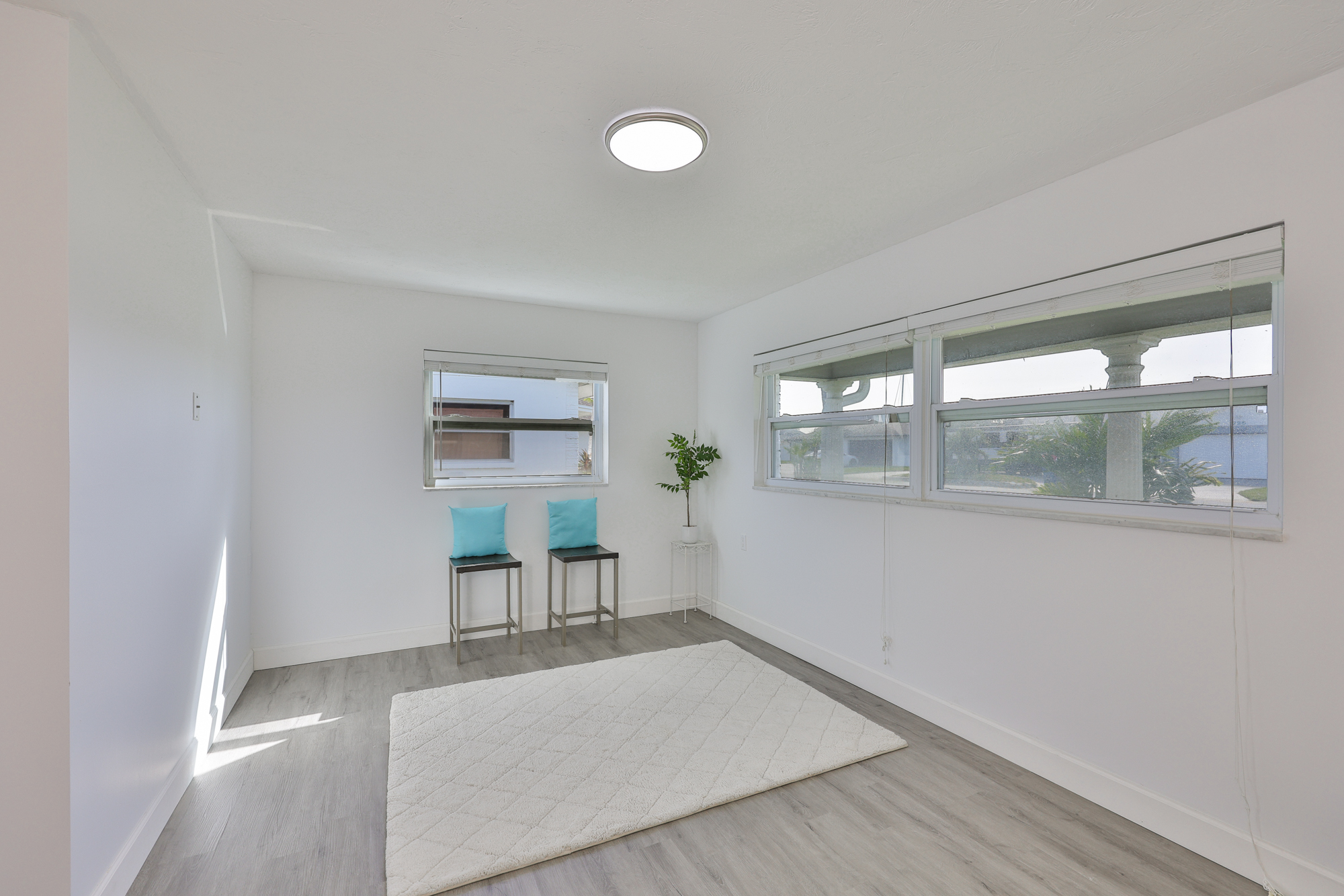 Treasure Island, Florida, 33706, United States, 3 Bedrooms Bedrooms, ,2 BathroomsBathrooms,Residential,For Sale,1982782