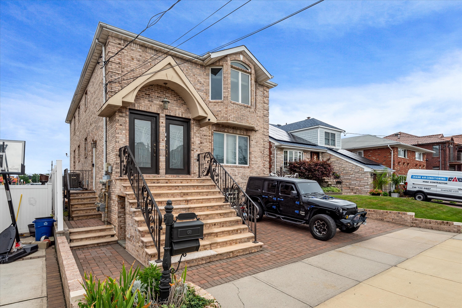 Howard Beach, New York, 11414, United States, 5 Bedrooms Bedrooms, ,4 BathroomsBathrooms,Residential,For Sale,1941286