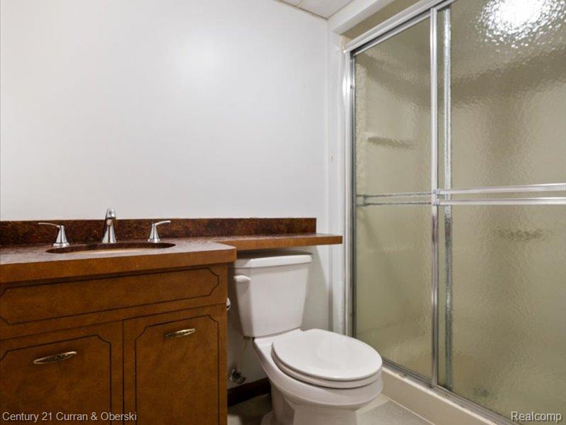 Inkster, Michigan, 48141, United States, 3 Bedrooms Bedrooms, ,3 BathroomsBathrooms,Residential,For Sale,1983266