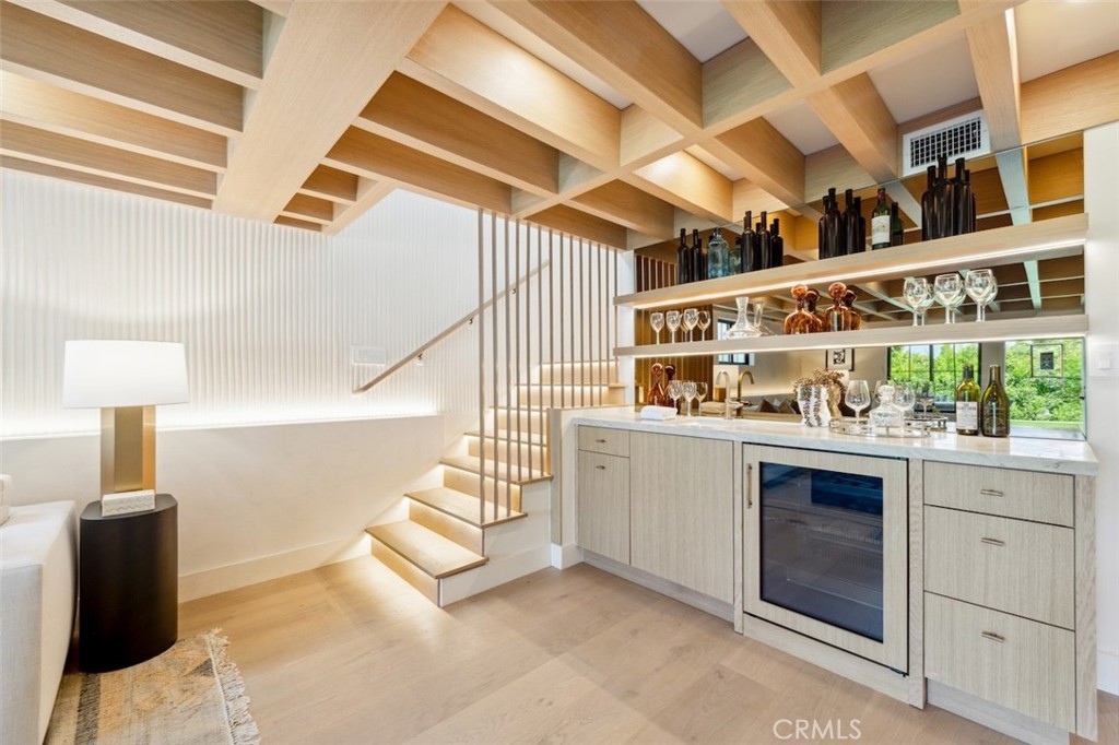 Sherman Oaks, California, 91423, United States, 4 Bedrooms Bedrooms, ,6 BathroomsBathrooms,Residential,For Sale,1960498