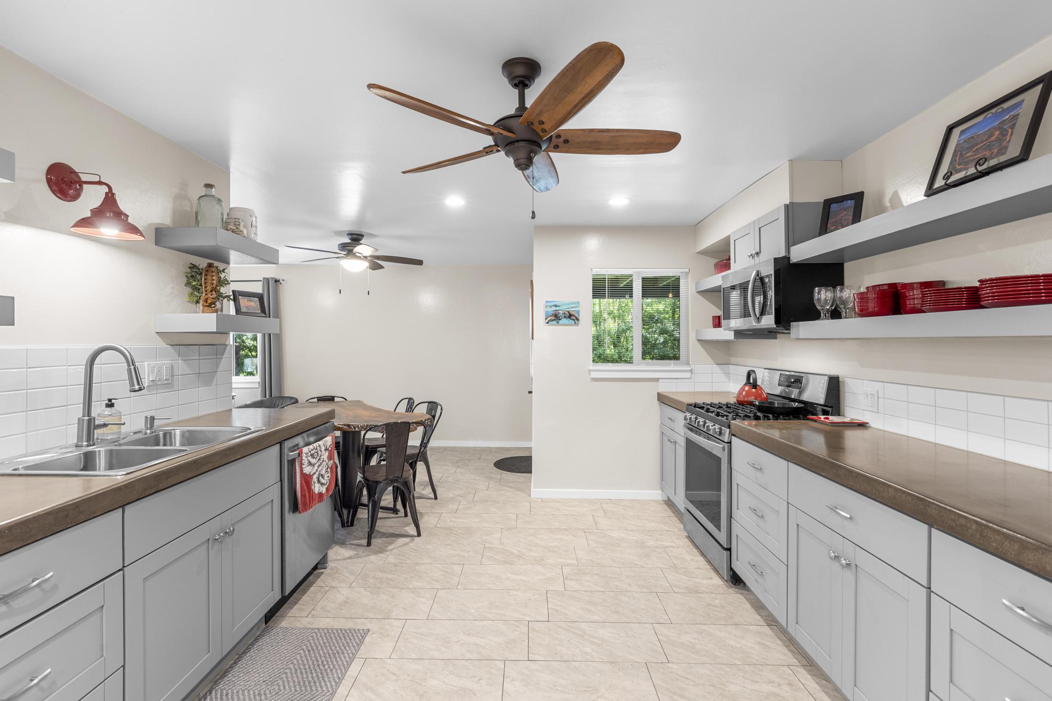 Pahoa, Hawaii, 96778, United States, 4 Bedrooms Bedrooms, ,3 BathroomsBathrooms,Residential,For Sale,1885525