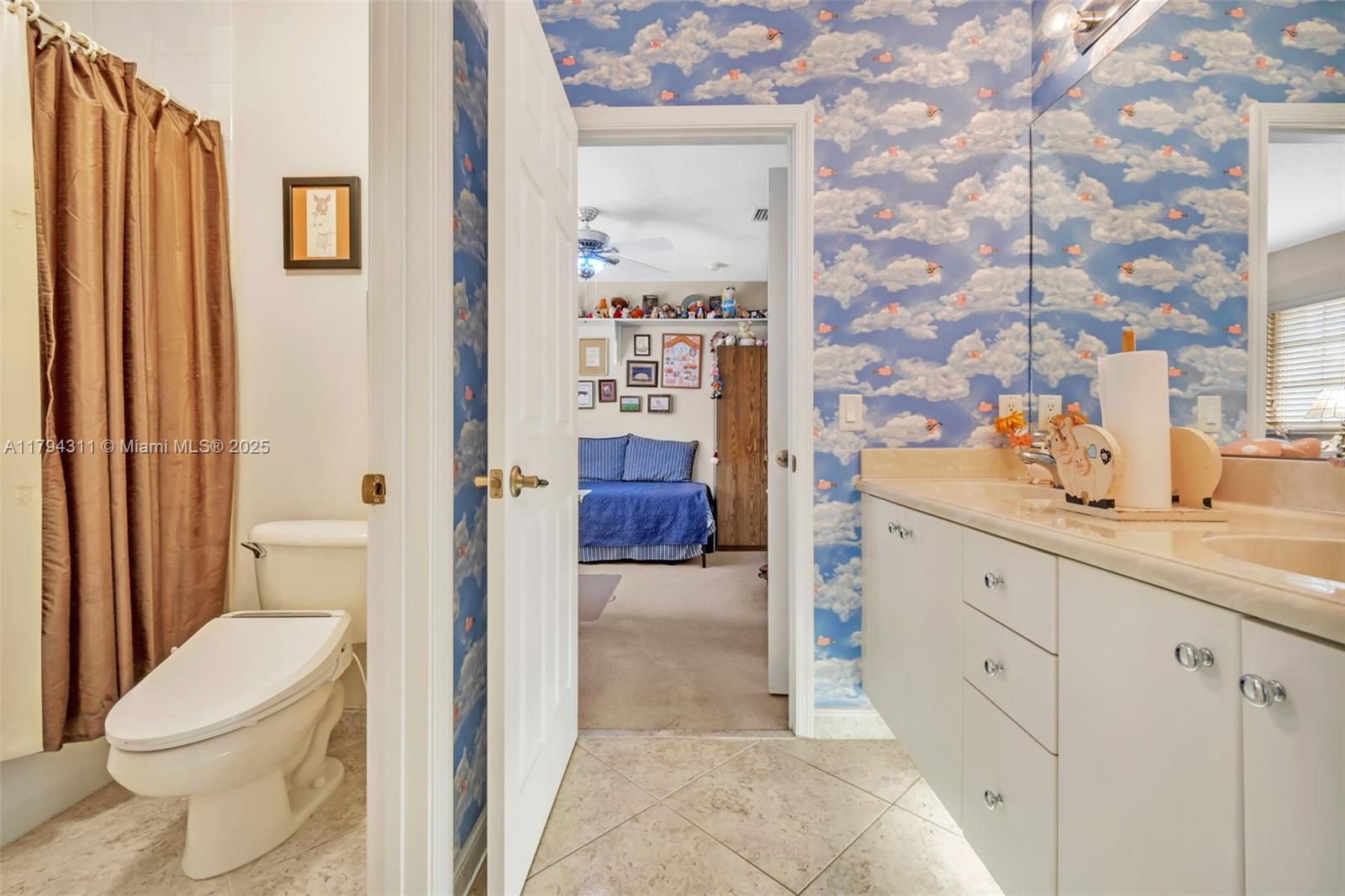 Davie, Florida, 33328, United States, 5 Bedrooms Bedrooms, ,4 BathroomsBathrooms,Residential,For Sale,1793011