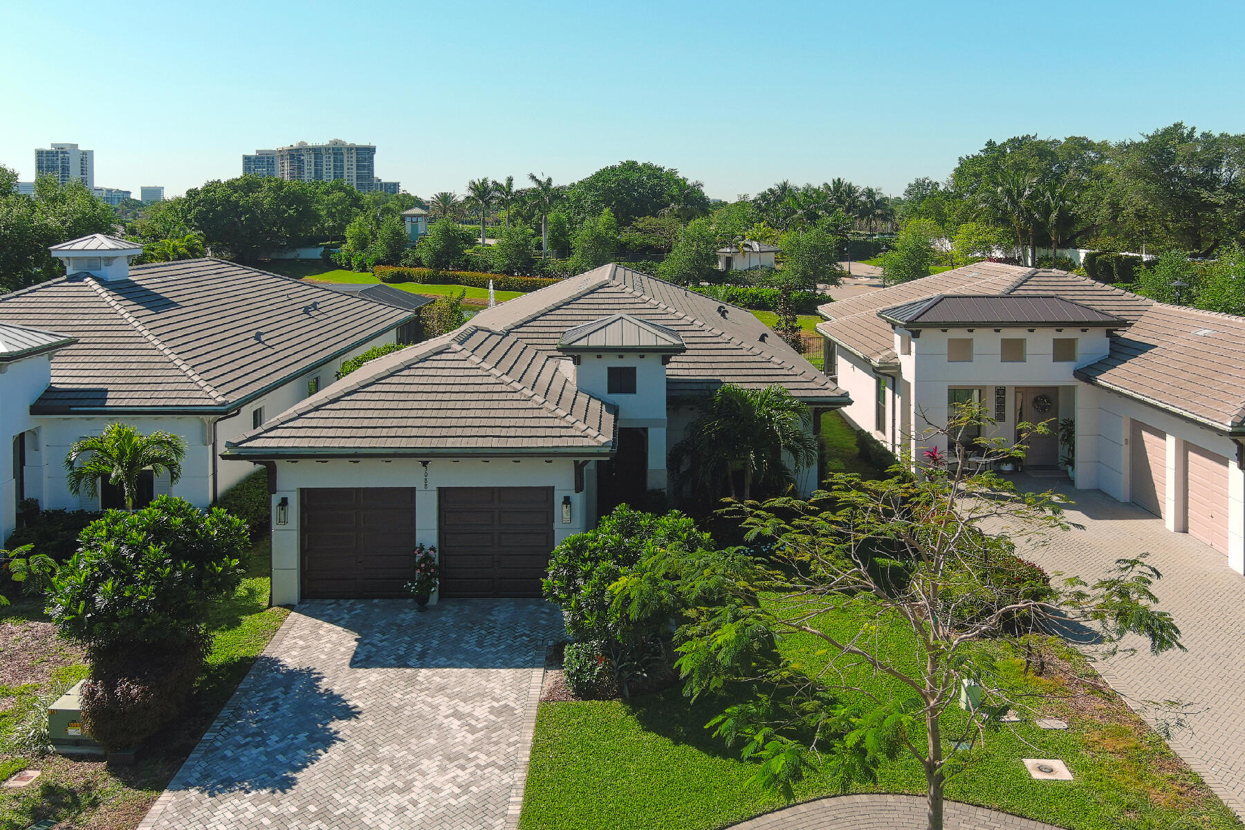 West Palm Beach, Florida, 33401, United States, 3 Bedrooms Bedrooms, ,4 BathroomsBathrooms,Residential,For Sale,1745907
