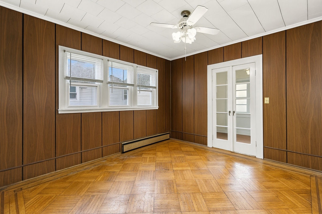 Howard Beach, New York, 11414, United States, 5 Bedrooms Bedrooms, ,2 BathroomsBathrooms,Residential,For Sale,1975186