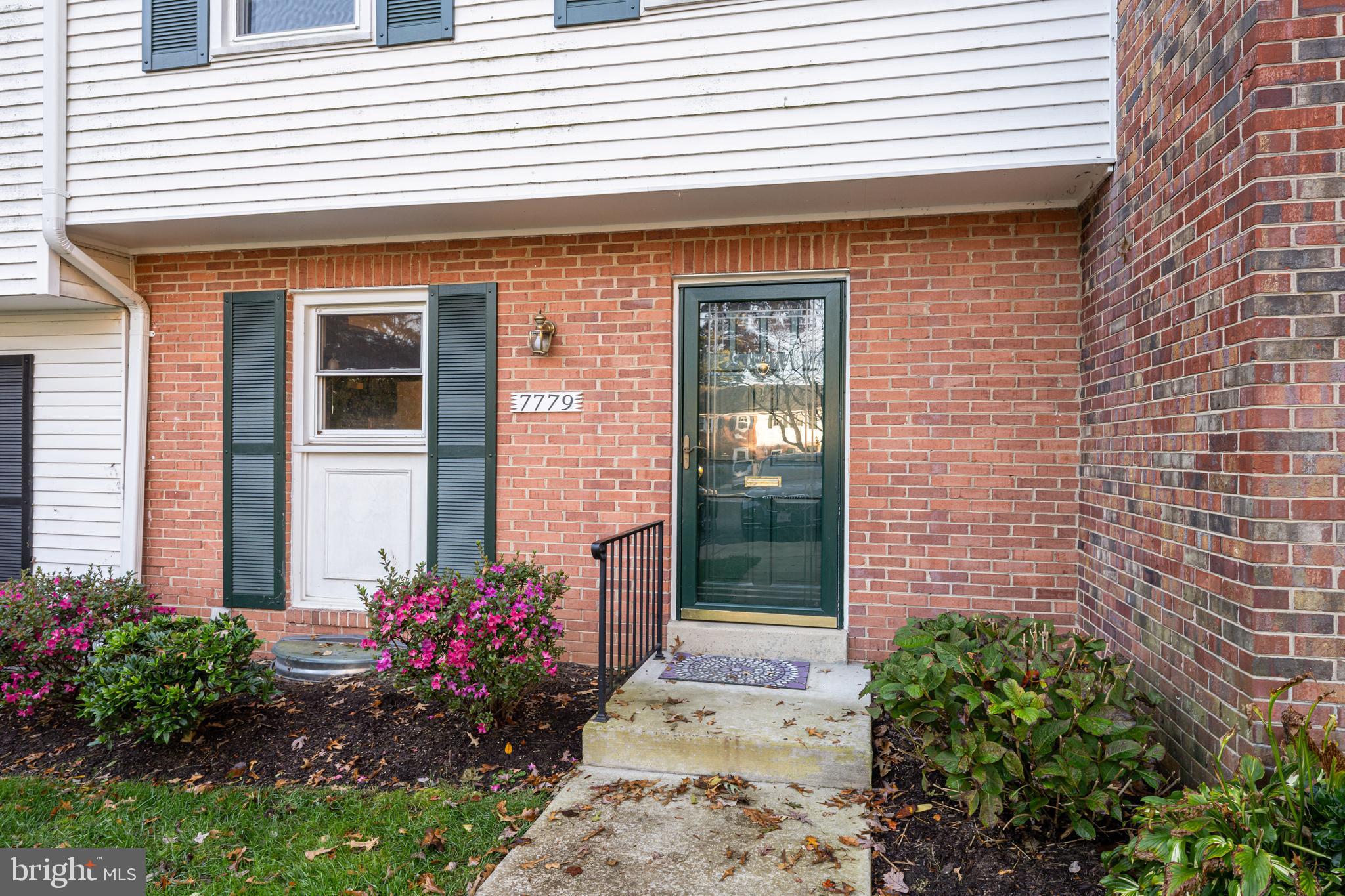 Springfield, Virginia, 22152, United States, 3 Bedrooms Bedrooms, ,3 BathroomsBathrooms,Residential,For Sale,2005314