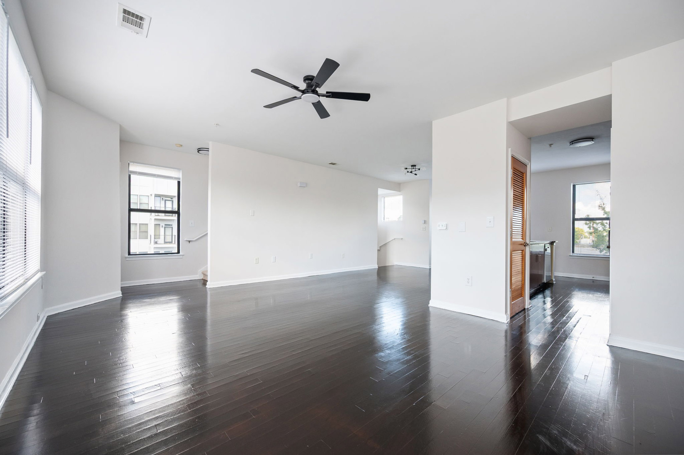  Townhome-style Unit and the Convenience of Intown Living at Sky Lofts - 物件實景