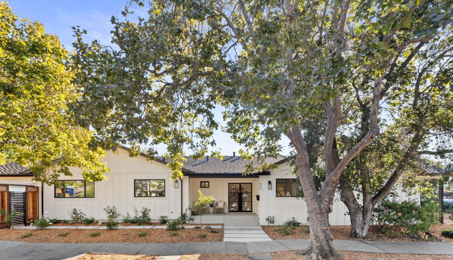 Redwood City, California, 94062, United States, 4 Bedrooms Bedrooms, ,4 BathroomsBathrooms,Residential,For Sale,1950985