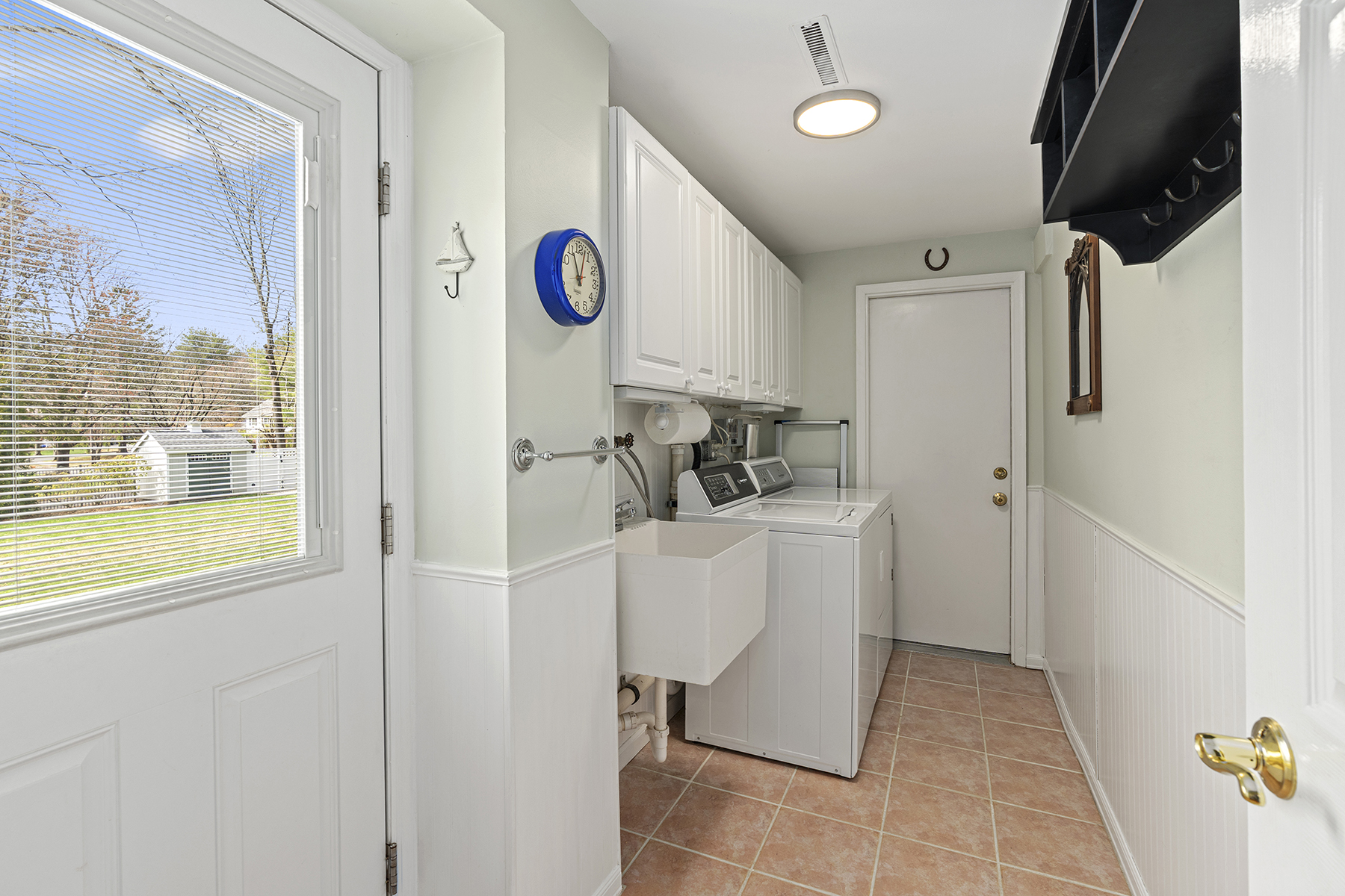  Custom Updated Neighborhood Bi-Level Style Home - 物件實景