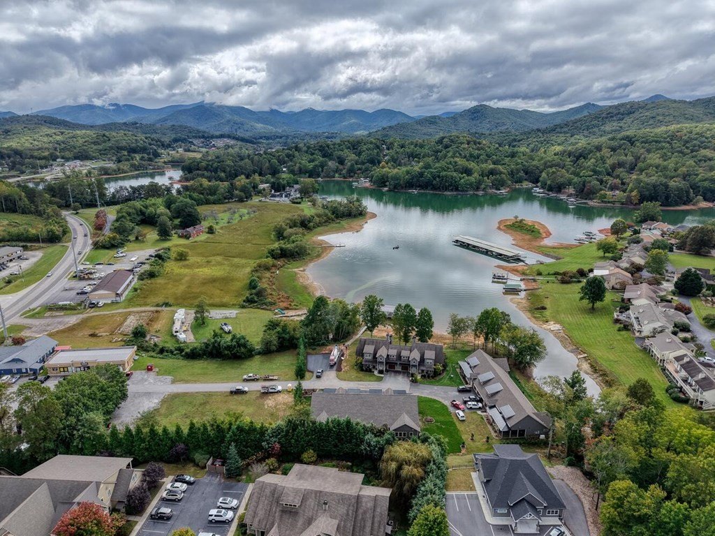 Hiawassee, Georgia, 30546, United States, 3 Bedrooms Bedrooms, ,3 BathroomsBathrooms,Residential,For Sale,1982647