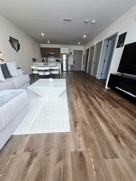 Wilmington, Massachusetts, 01887, United States, 1 Bedroom Bedrooms, ,1 BathroomBathrooms,Residential,For Sale,1983423