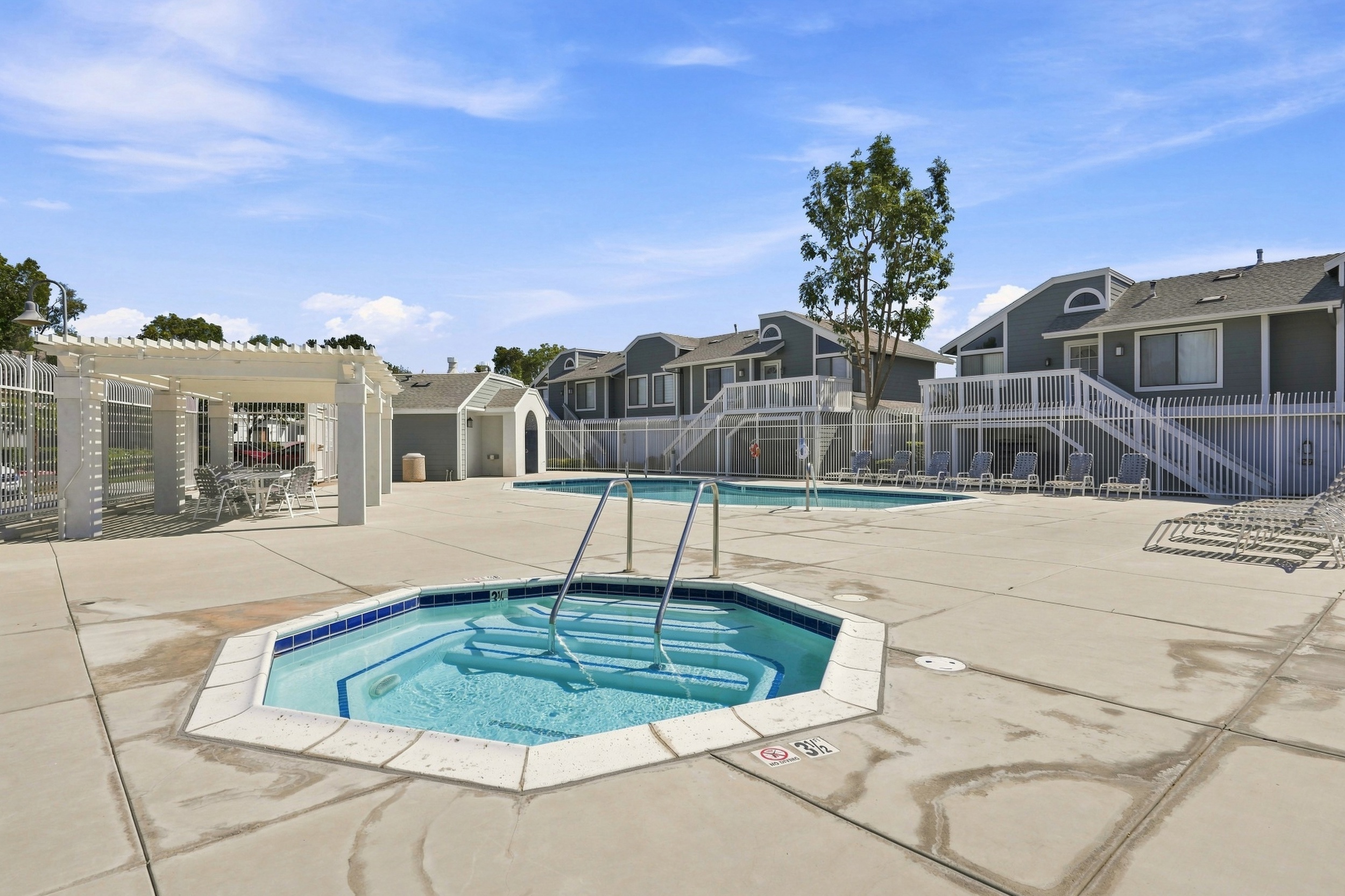  187 Huntington, Irvine, CA 92620 - 物件實景