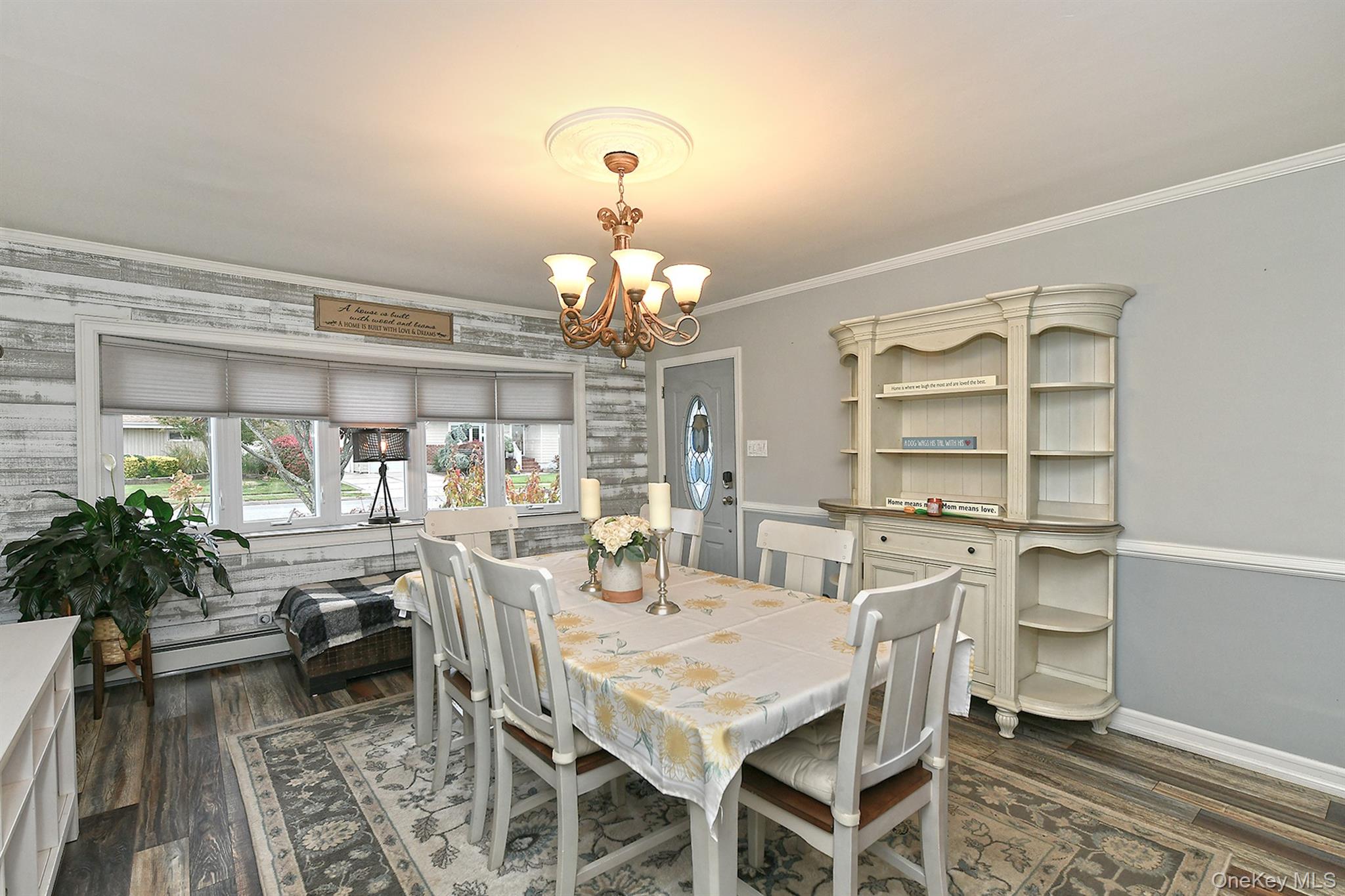 Hicksville, New York, 11801, United States, 3 Bedrooms Bedrooms, ,2 BathroomsBathrooms,Residential,For Sale,1986548