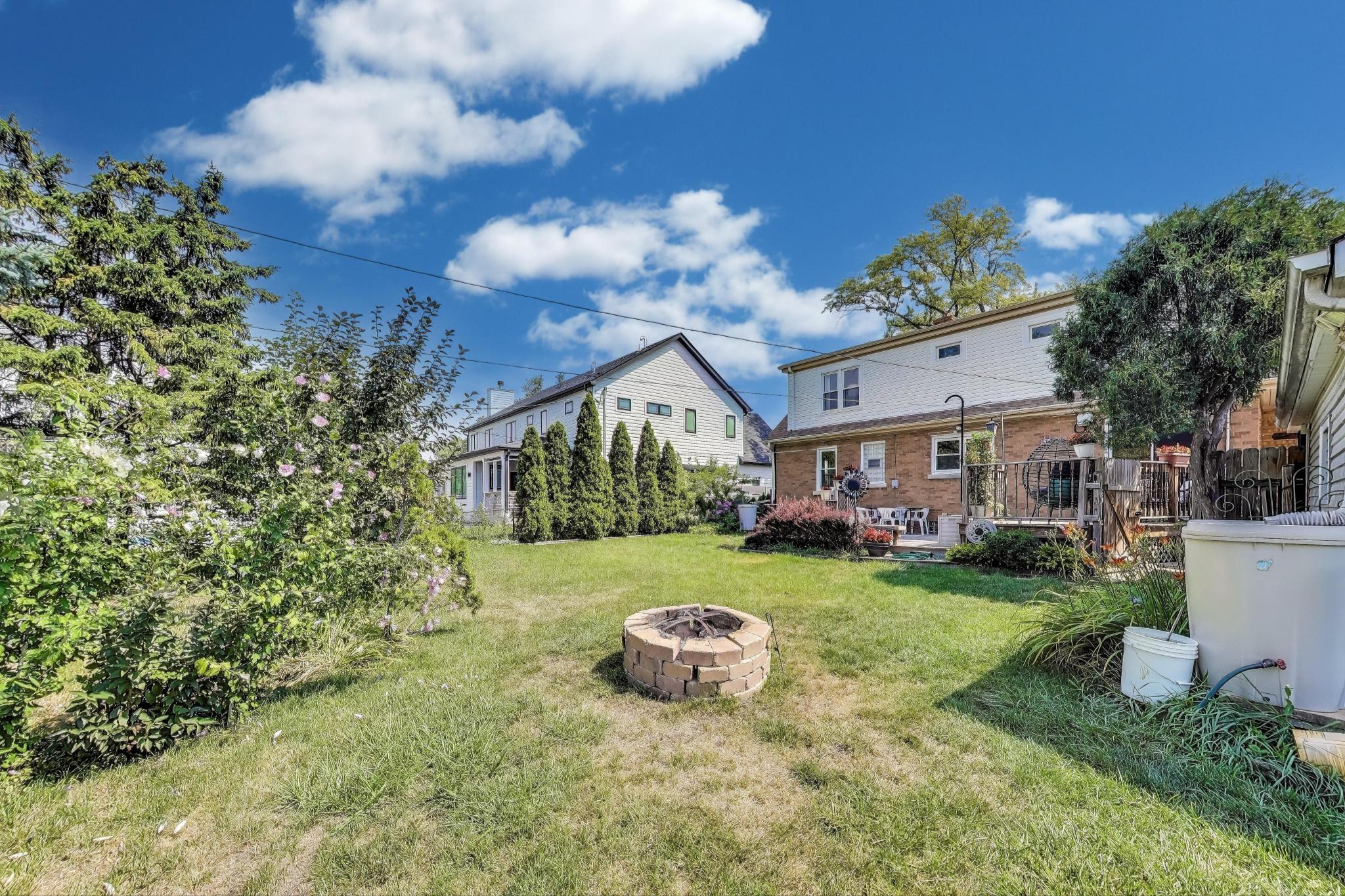 Harwood Heights, Illinois, 60706, United States, 2 Bedrooms Bedrooms, ,Residential,For Sale,1928738