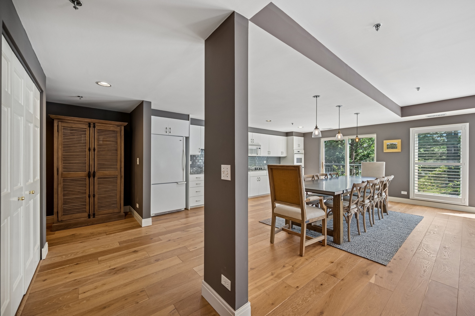 Lake Forest, Illinois, 60045, United States, 3 Bedrooms Bedrooms, ,2 BathroomsBathrooms,Residential,For Sale,1940647
