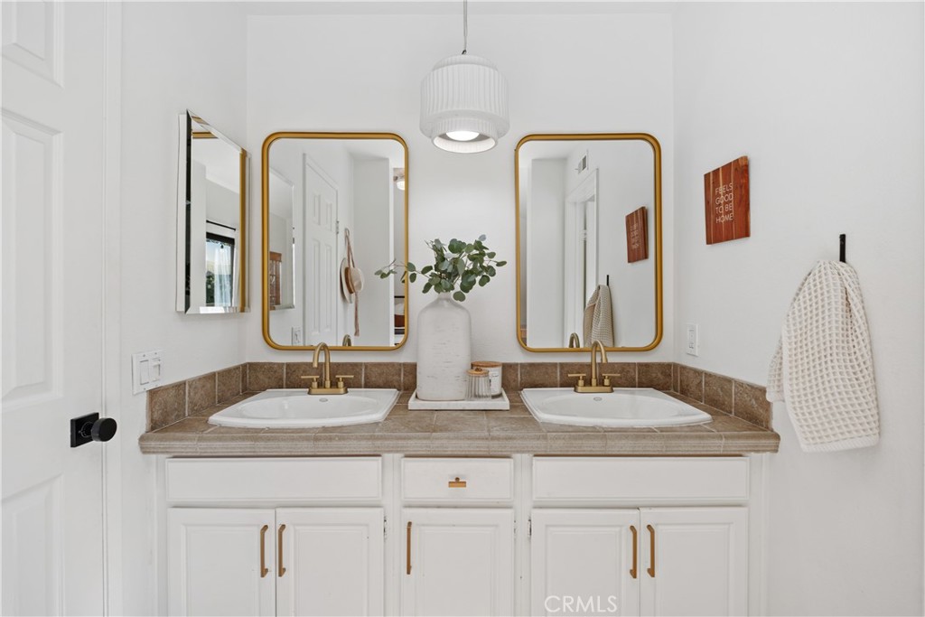 San Juan Capistrano, California, 92675, United States, 2 Bedrooms Bedrooms, ,3 BathroomsBathrooms,Residential,For Sale,1991096