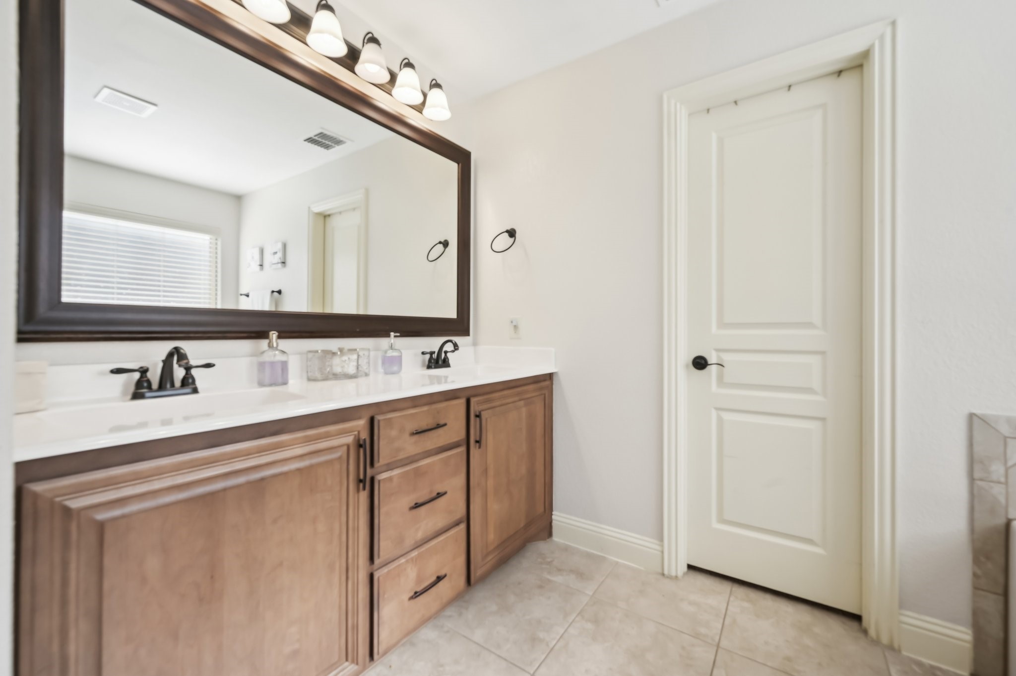 Little Elm, Texas, 75068, United States, 4 Bedrooms Bedrooms, ,3 BathroomsBathrooms,Residential,For Sale,1768216