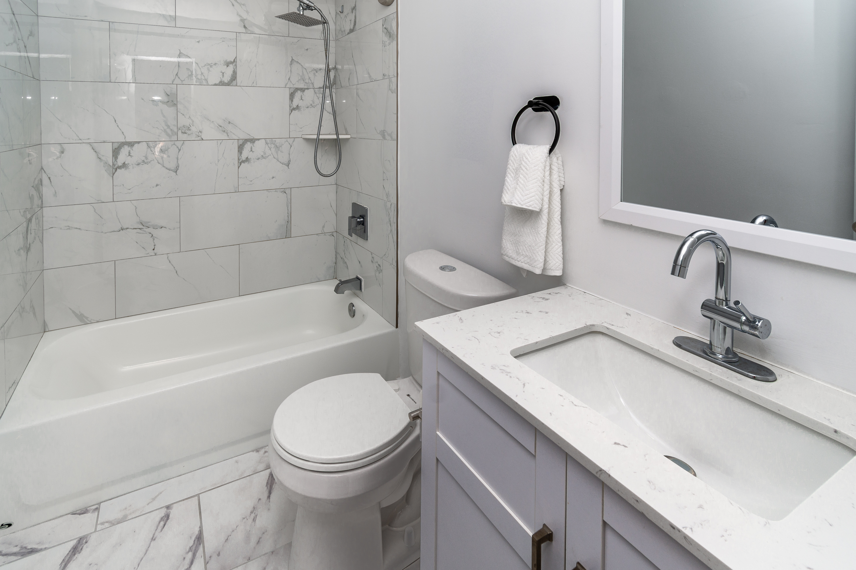  Stylish Three-Bedroom Townhome Near Shops, Dining and SEPTA - 物件實景