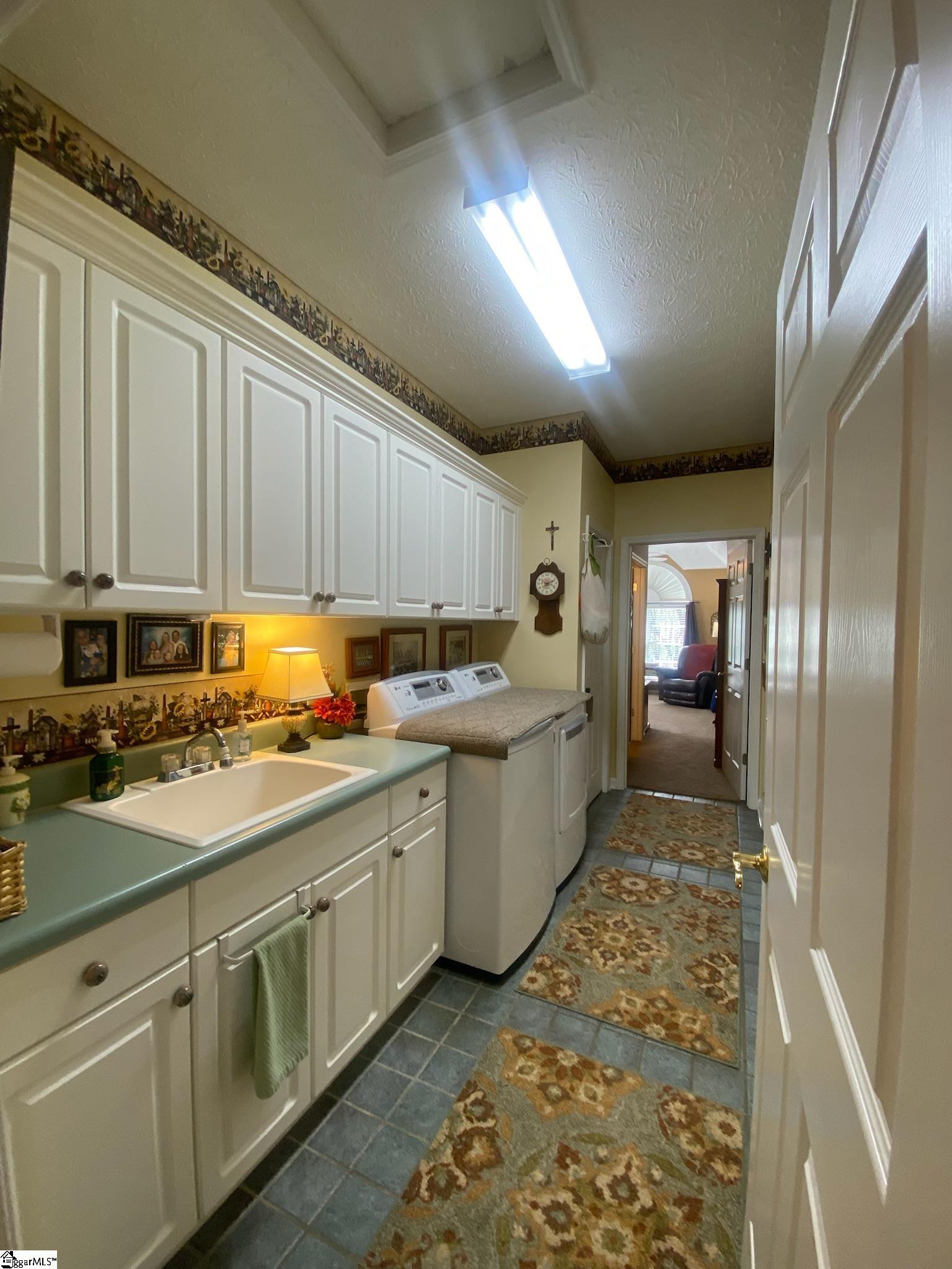 Seneca, South Carolina, 29672, United States, 4 Bedrooms Bedrooms, ,3 BathroomsBathrooms,Residential,For Sale,1927213