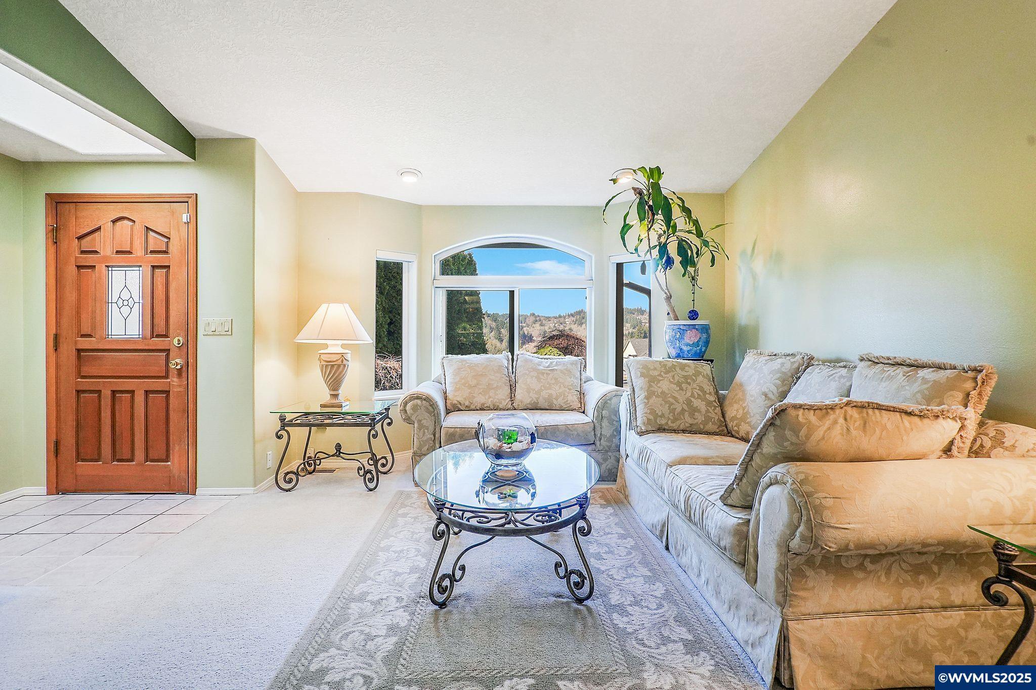 Salem, Oregon, 97302, United States, 5 Bedrooms Bedrooms, ,4 BathroomsBathrooms,Residential,For Sale,1728980
