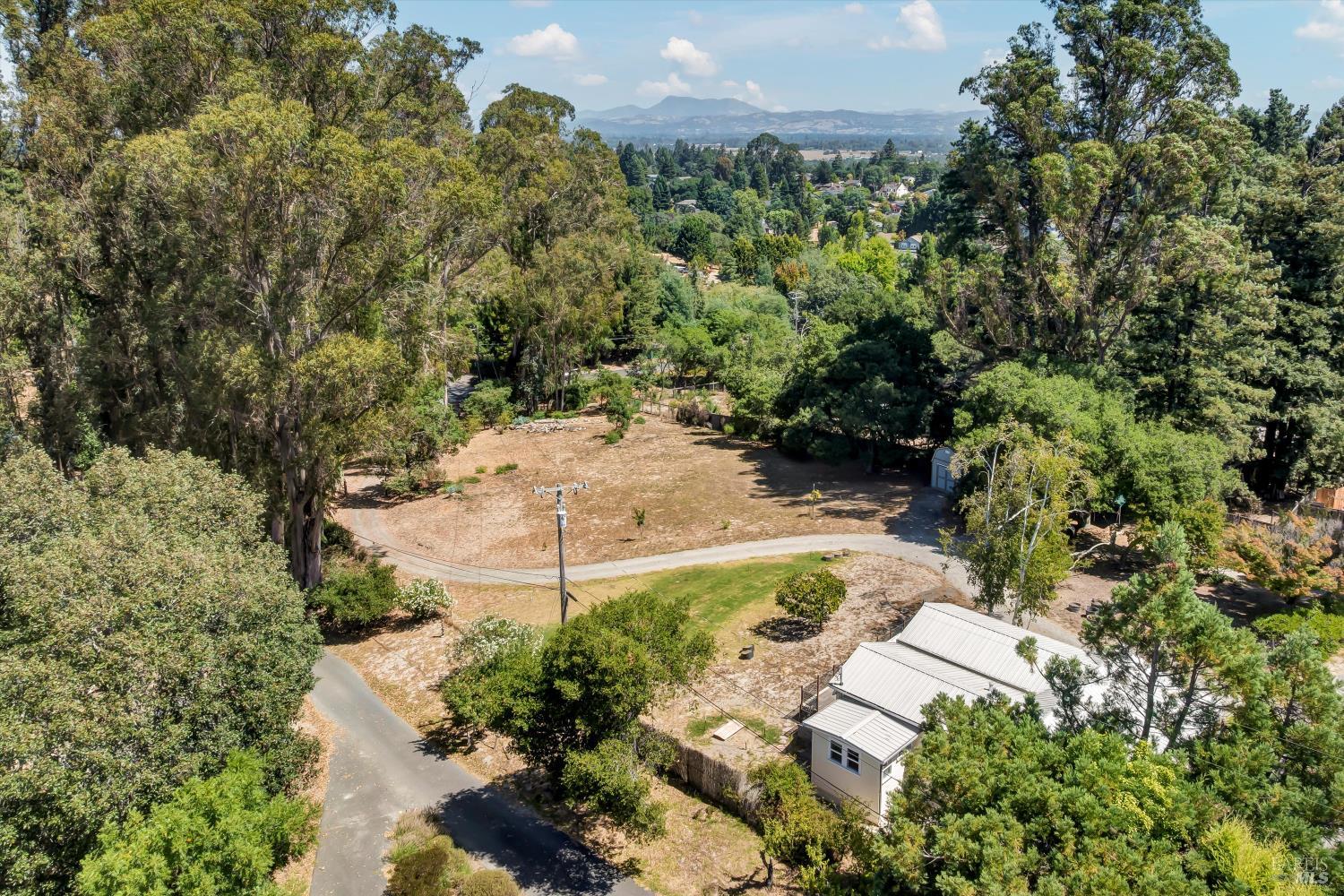 Sebastopol, California, 95472, United States, 2 Bedrooms Bedrooms, ,2 BathroomsBathrooms,Residential,For Sale,1913141