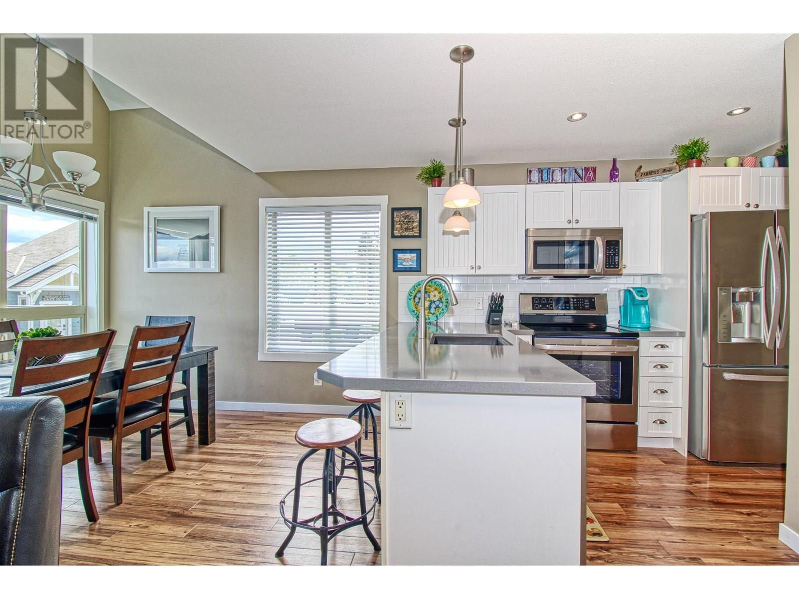 KELOWNA, British Columbia, V1Z 3R8, CA, 3 Bedrooms Bedrooms, ,2 BathroomsBathrooms,Residential,For Sale,1892697