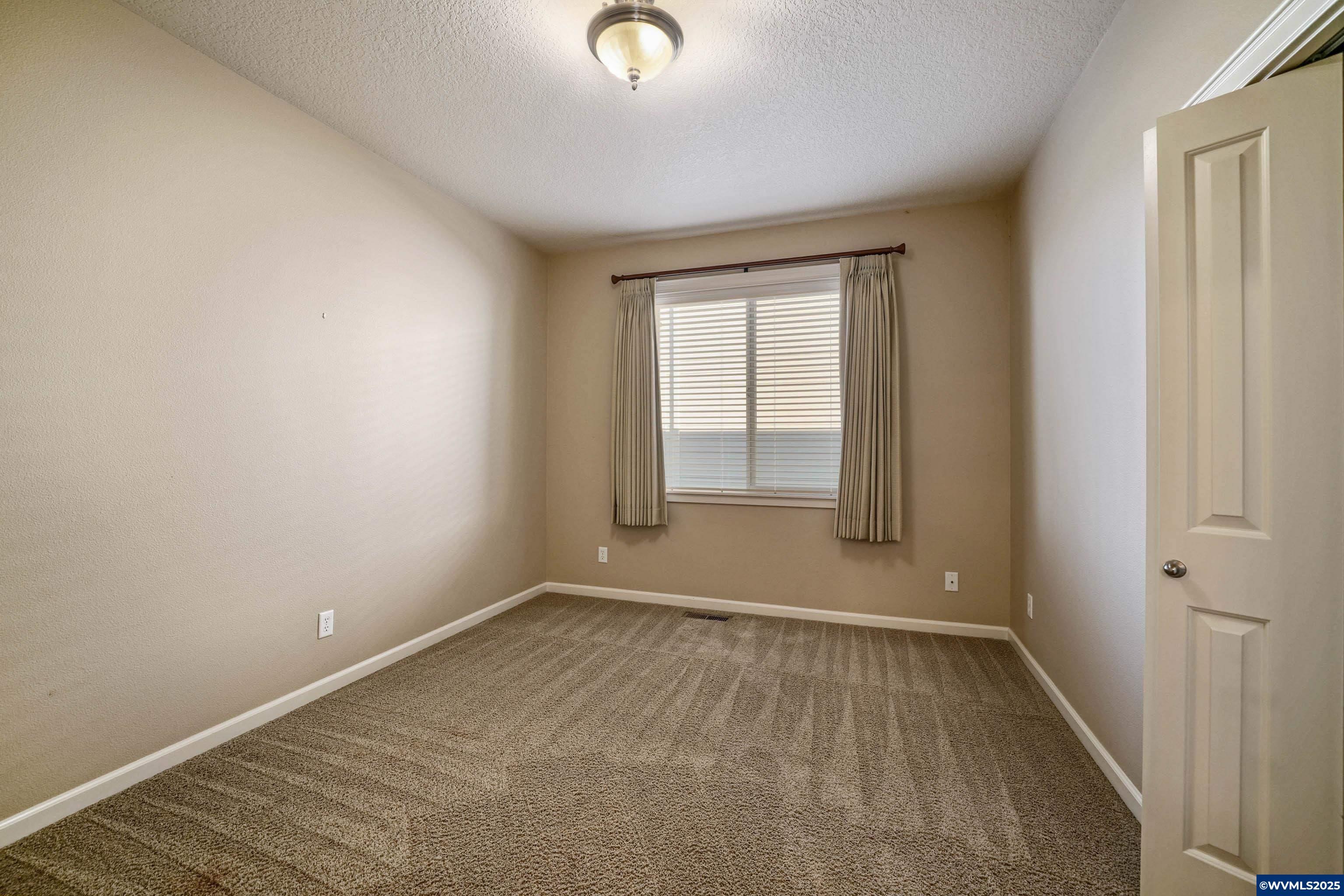 Salem, Oregon, 97306, United States, 3 Bedrooms Bedrooms, ,3 BathroomsBathrooms,Residential,For Sale,1989226