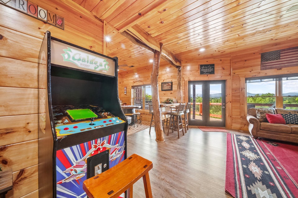 Sevierville, Tennessee, 37876, United States, 4 Bedrooms Bedrooms, ,6 BathroomsBathrooms,Residential,For Sale,1976346