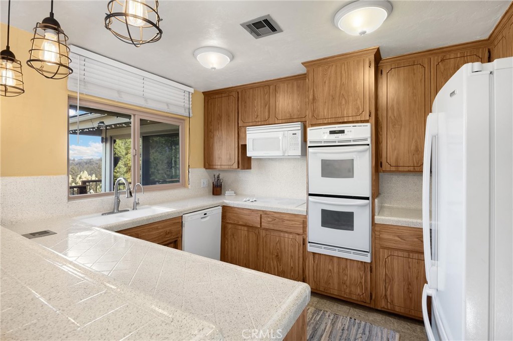 Wrightwood, California, 92397, United States, 5 Bedrooms Bedrooms, ,3 BathroomsBathrooms,Residential,For Sale,1975800