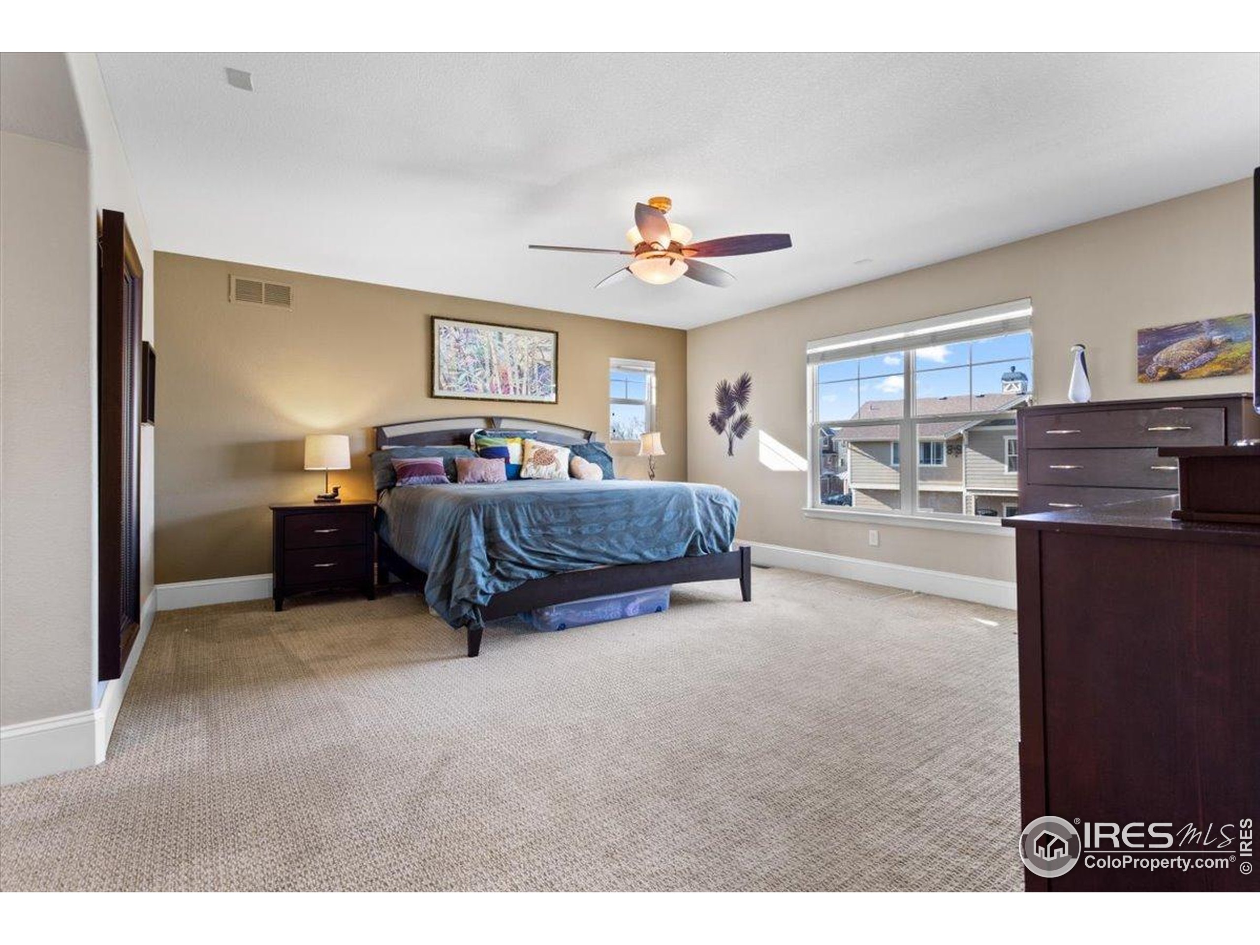 Longmont, Colorado, 80503, United States, 4 Bedrooms Bedrooms, ,3 BathroomsBathrooms,Residential,For Sale,1910378