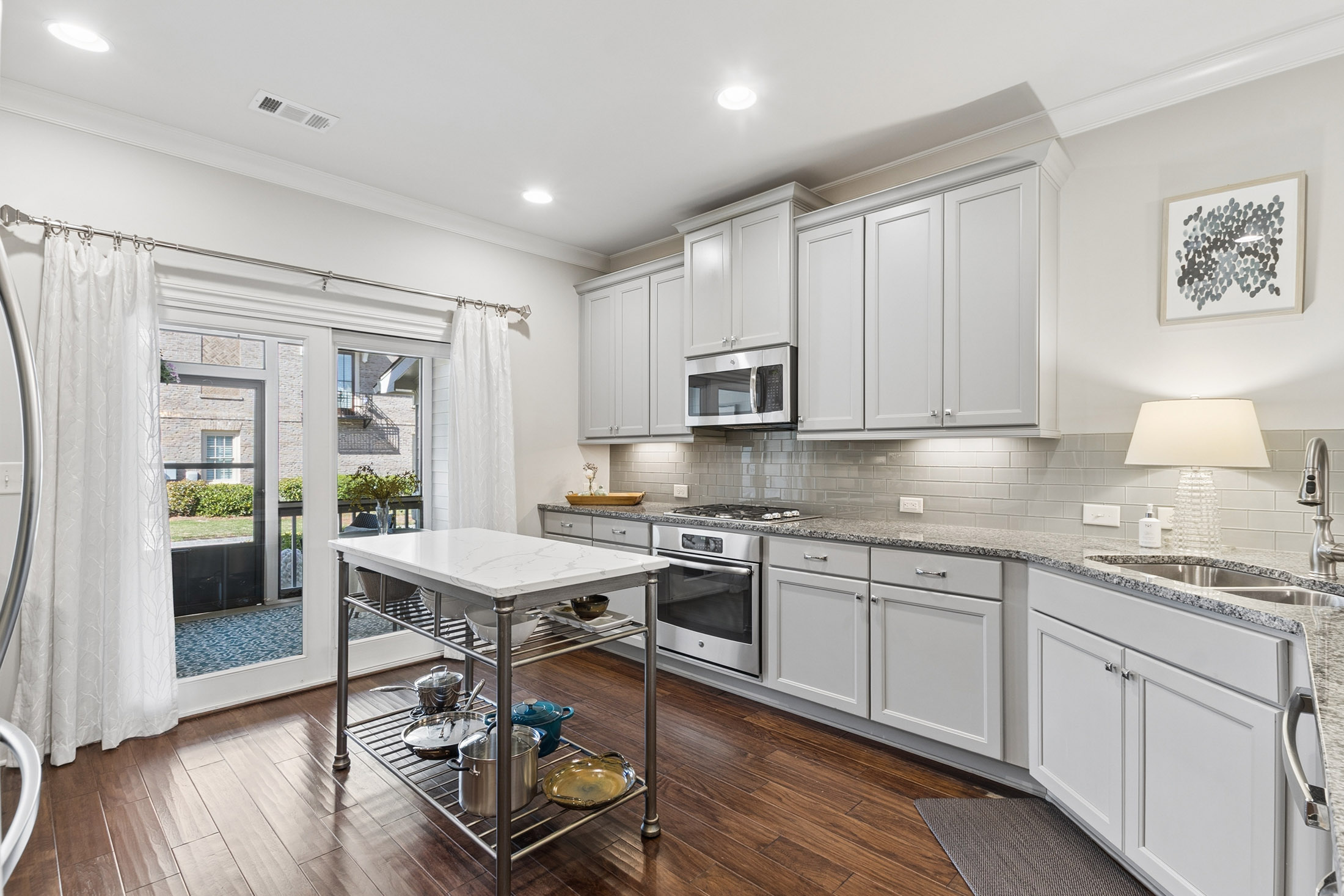  Charming Cape Cod Cottage Style Townhome - 物件實景