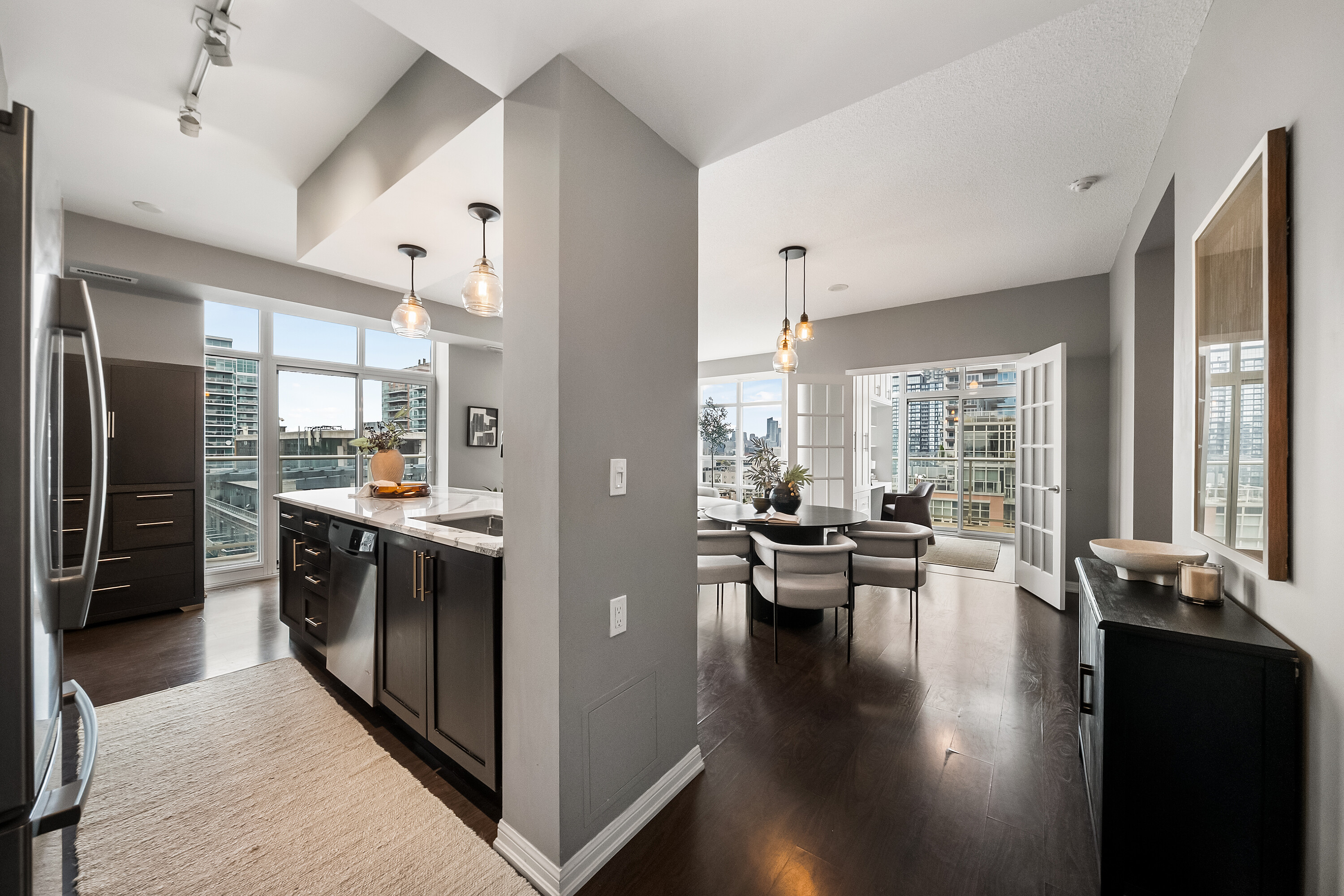  Corner Unit In Liberty Village - 物件實景