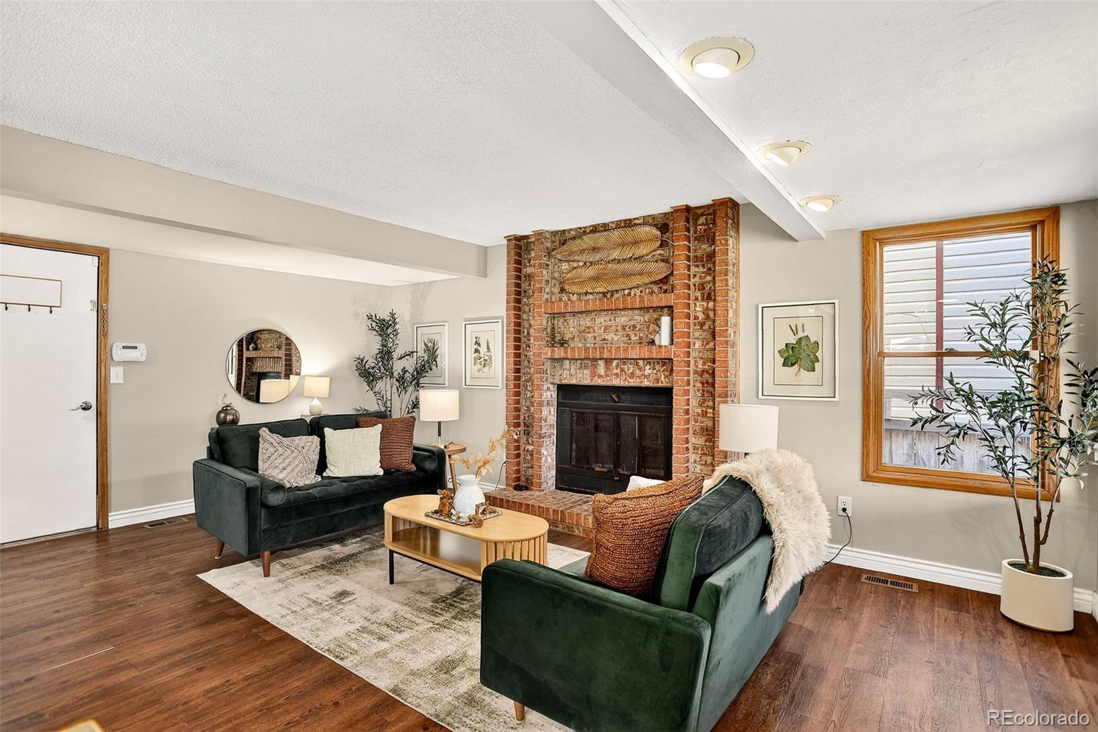 Littleton, Colorado, 80127, United States, 4 Bedrooms Bedrooms, ,2 BathroomsBathrooms,Residential,For Sale,2003001