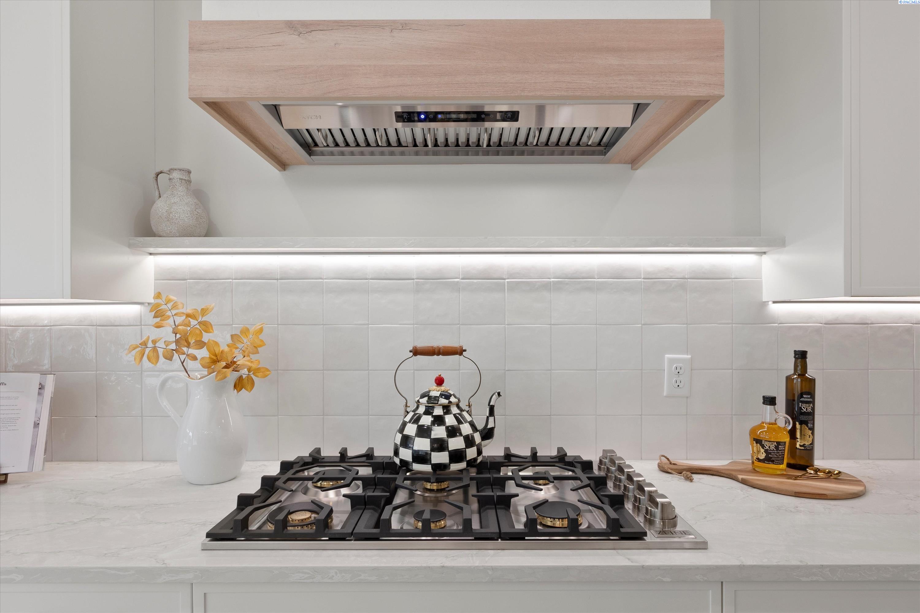 Richland, Washington, 99352, United States, 4 Bedrooms Bedrooms, ,3 BathroomsBathrooms,Residential,For Sale,1991503