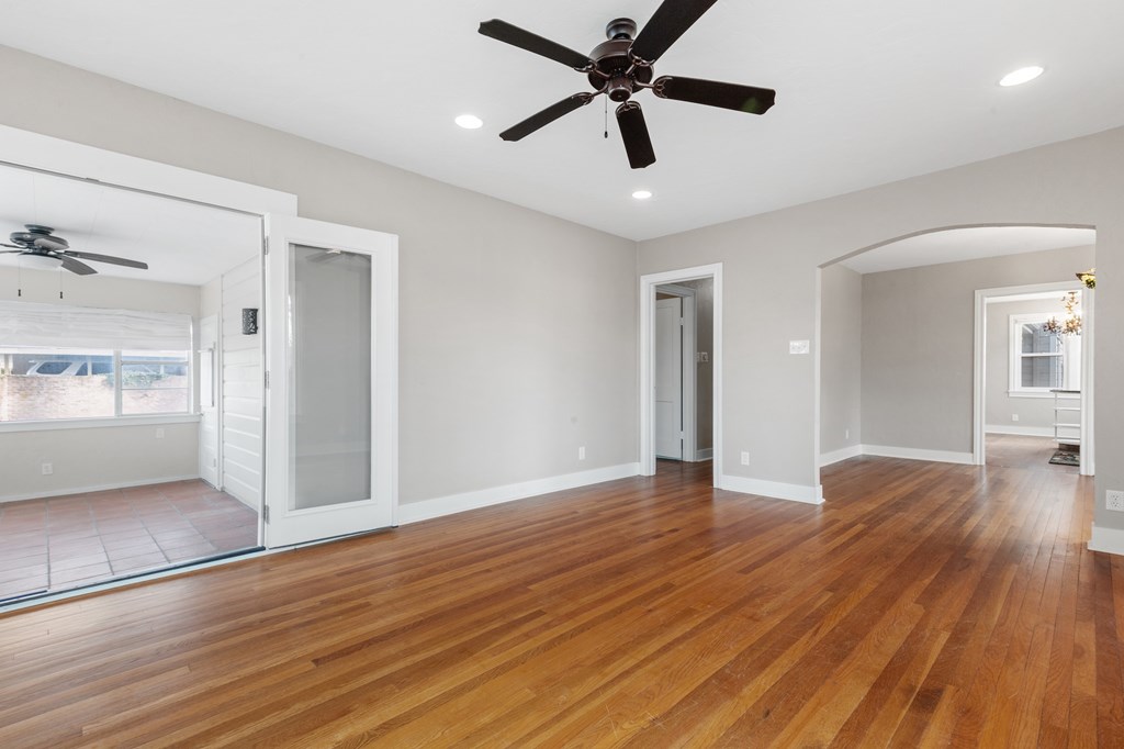 Fredericksburg, Texas, 78624, United States, 4 Bedrooms Bedrooms, ,4 BathroomsBathrooms,Residential,For Sale,2025844